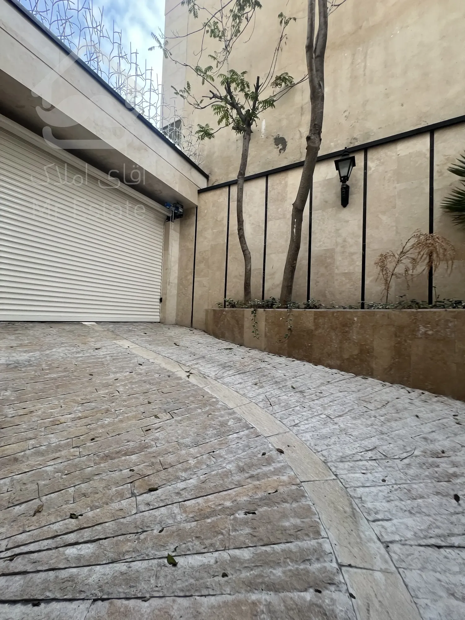 فروش۵ واحد مسکونی مجلل و ۲ باب مغازه اعیانی