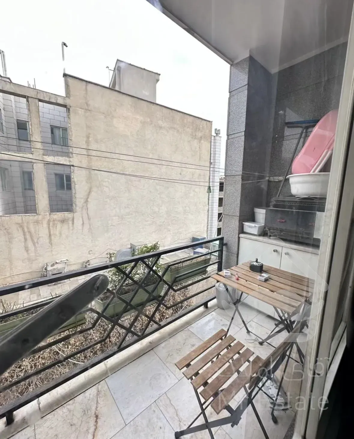 فروش اپارتمان ۹۸ متری ۲ خوابه سالن پرده خور در جنت آباد شمالی