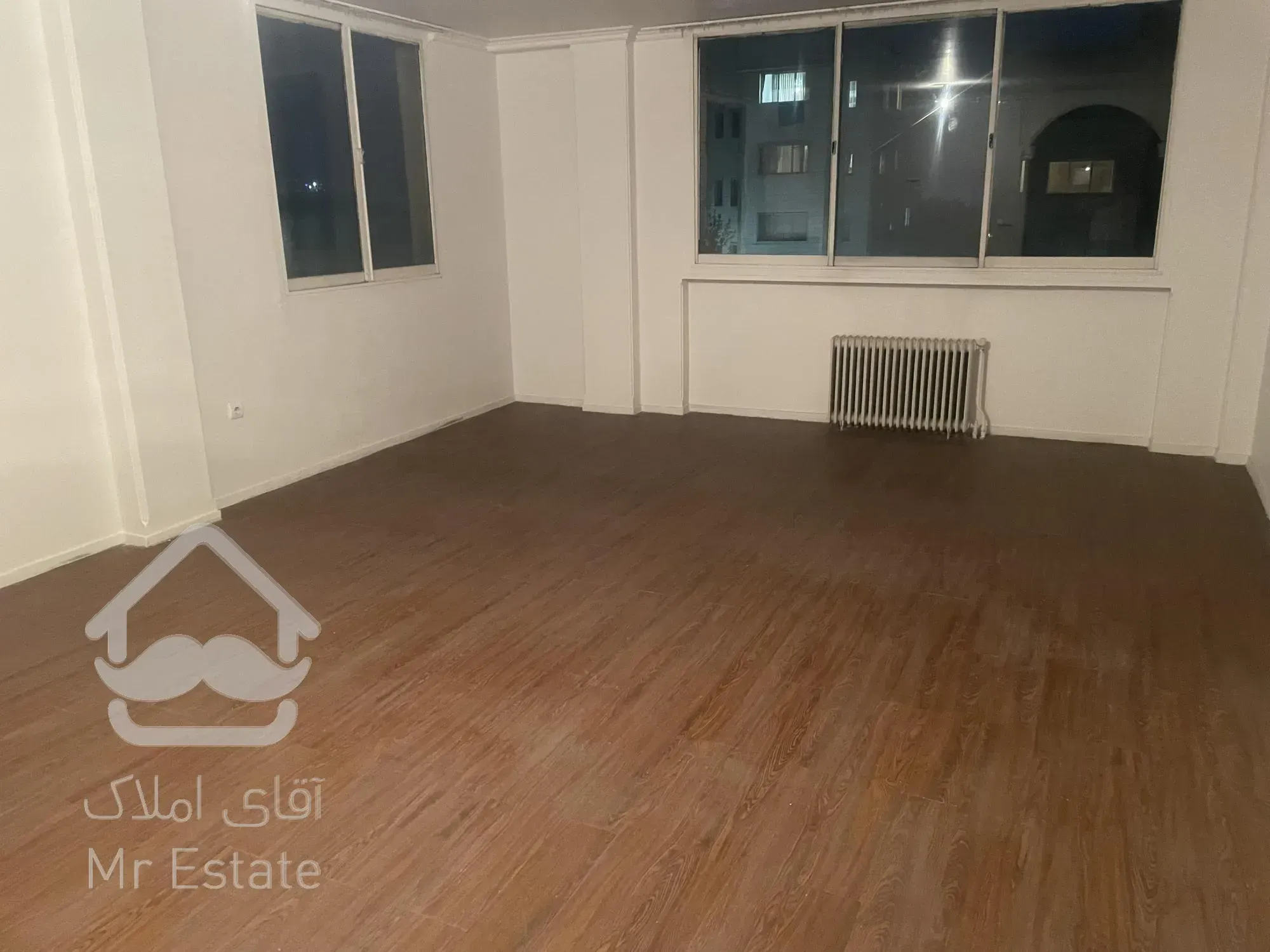 شهرک غرب ۱۳۰ متر۲ خواب زیرقیمت منطقه