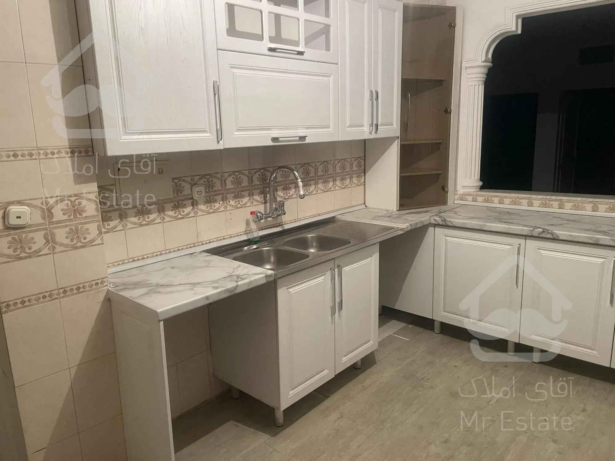 شهرک غرب ۱۳۰ متر۲ خواب زیرقیمت منطقه