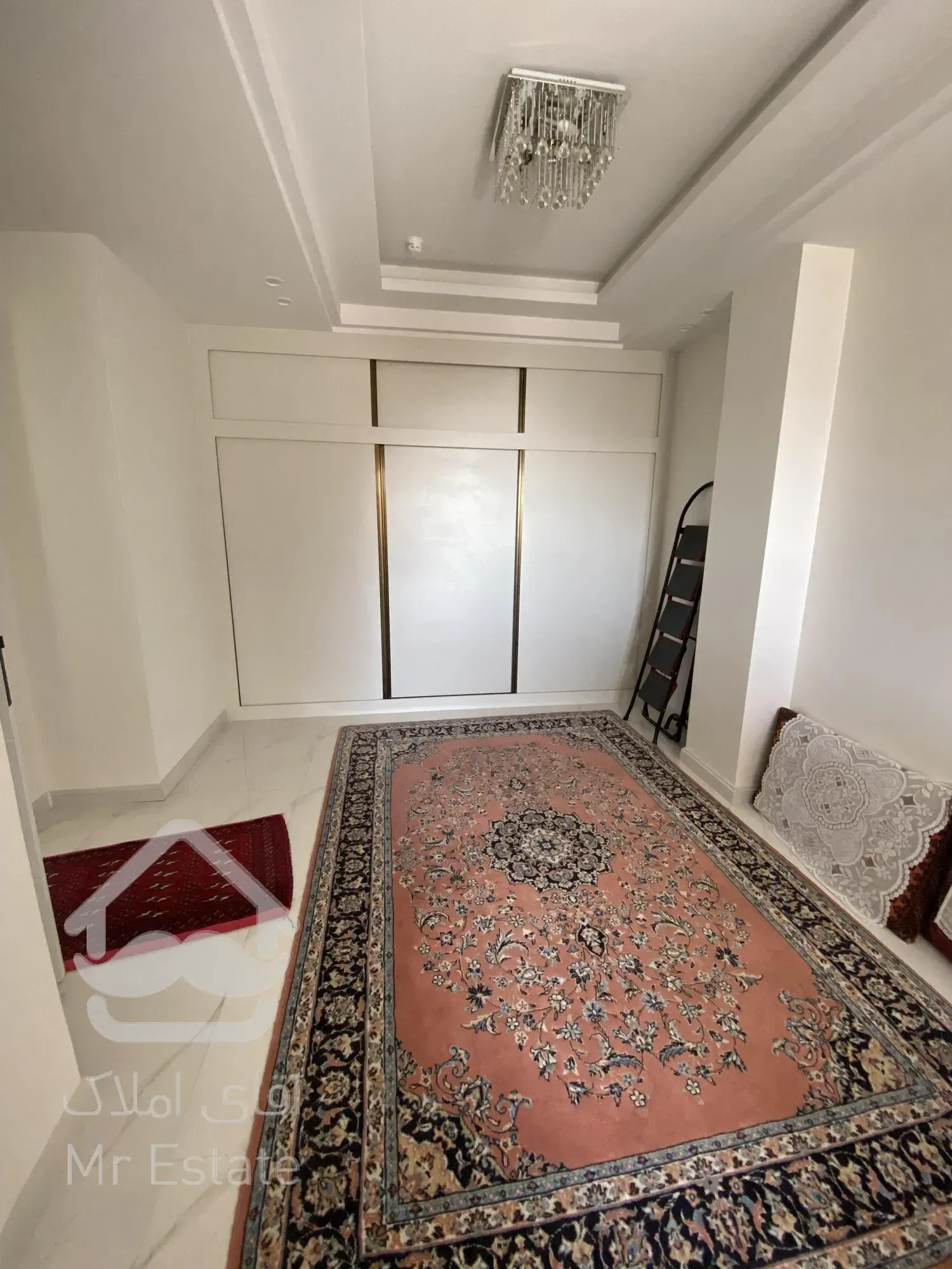 ۱۰۰متر نوساز در ظفر