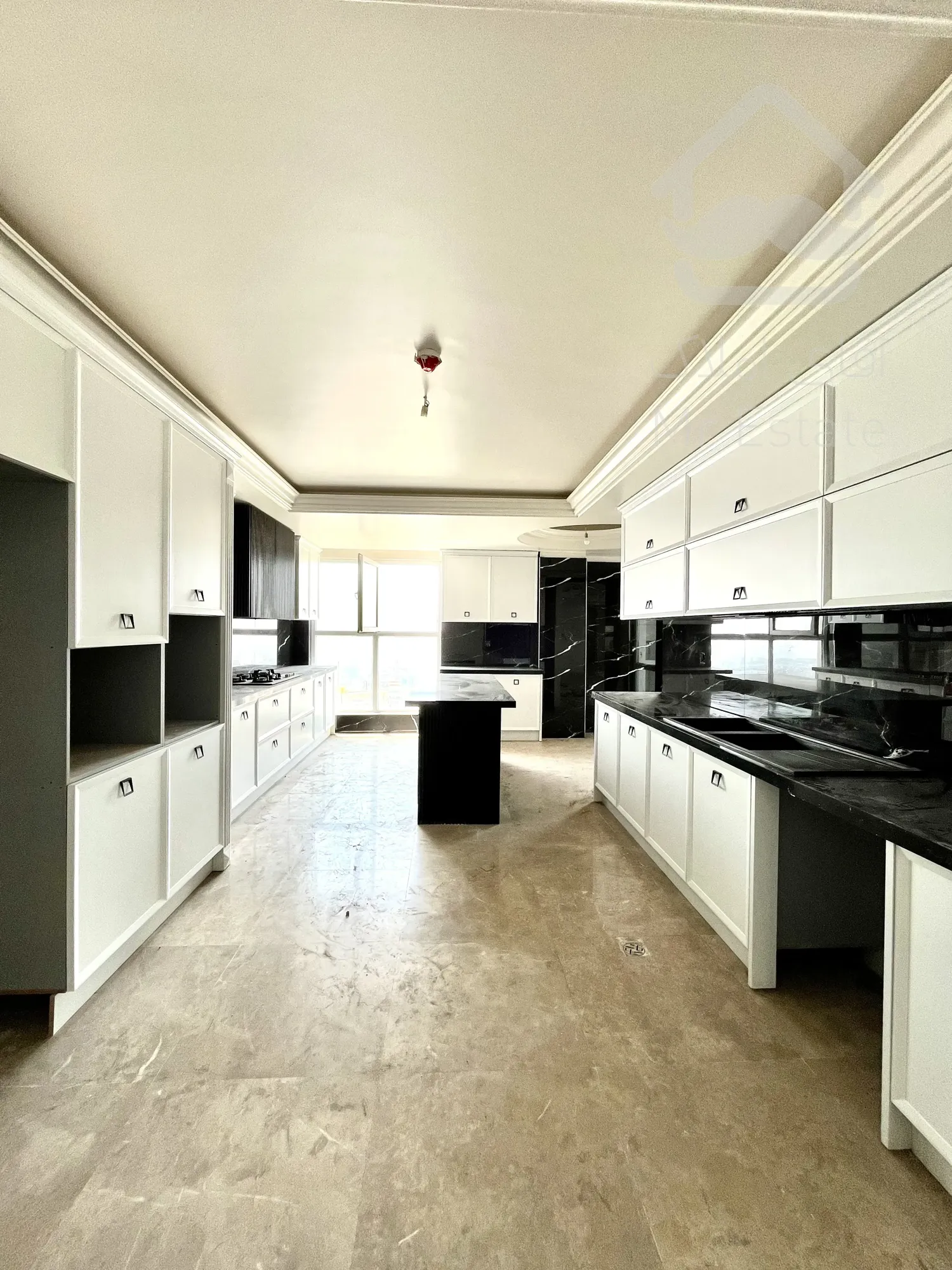 ۲۷۵ متر فرمانیه شرقی فول بازسازی ۴ خ