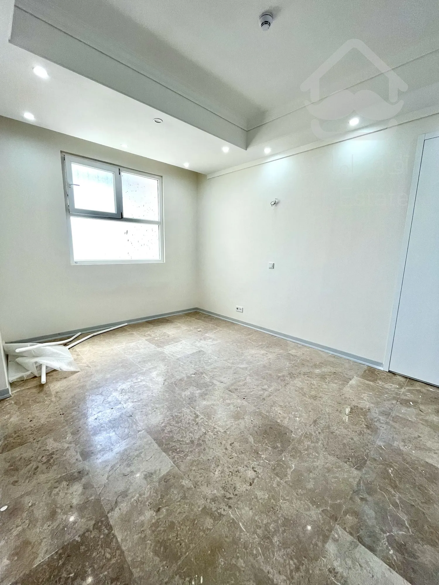 ۲۷۵ متر فرمانیه شرقی فول بازسازی ۴ خ