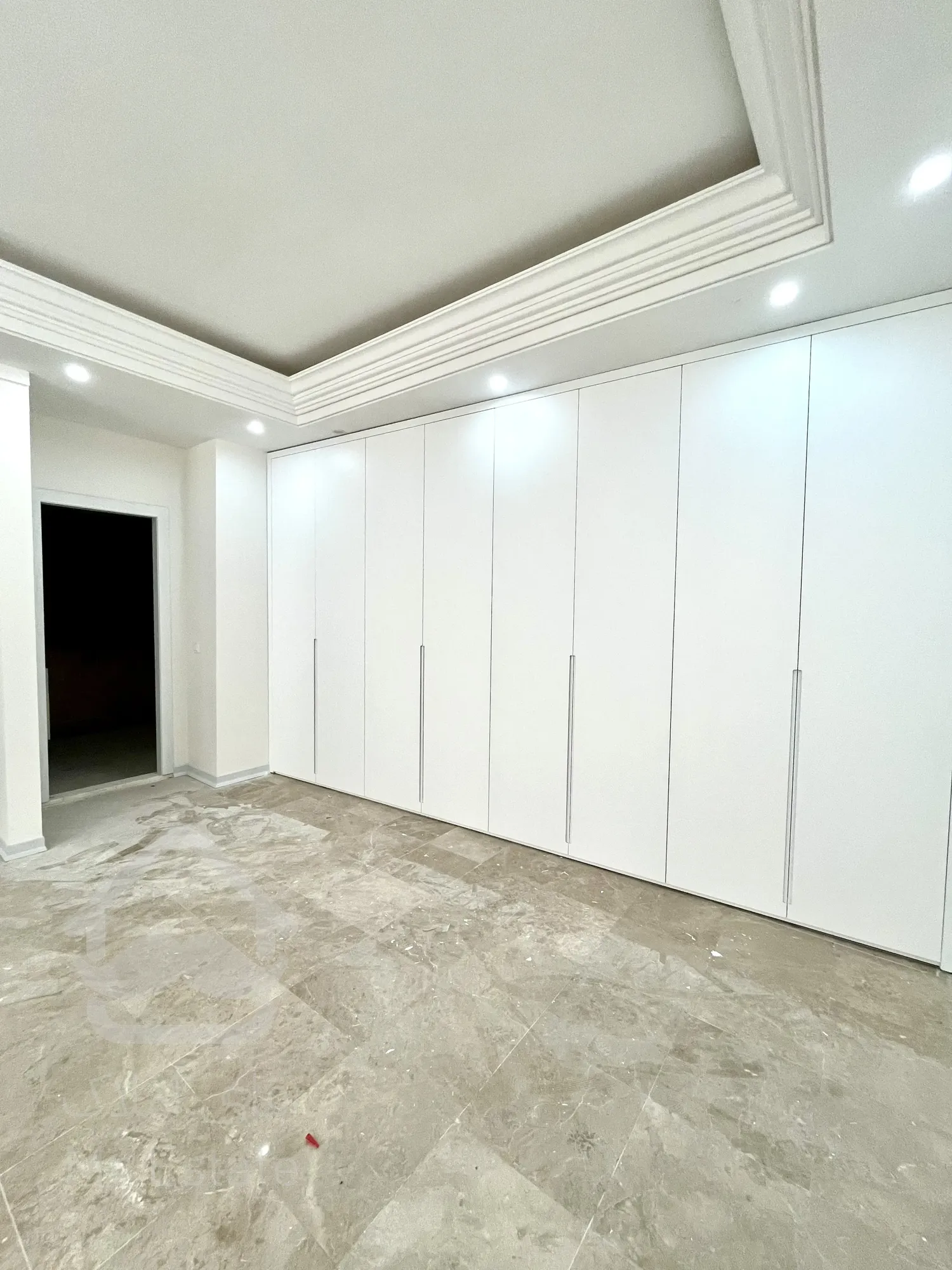 ۳۴۰ متر/۴خواب/فرمانیه شرقی/فول مشاعات