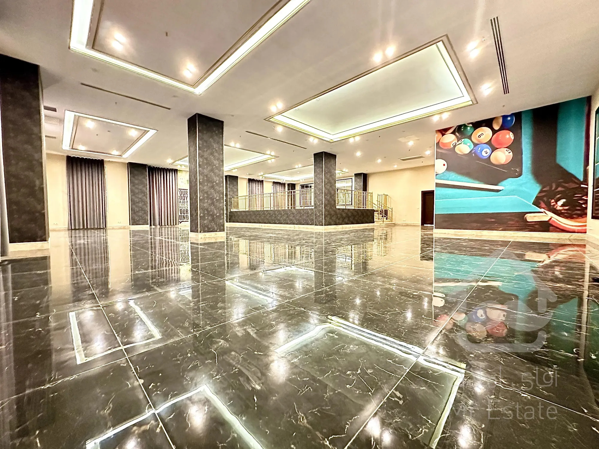 واحد ۱۸۰ متری کلید نخورده فول مشاعات با قیمت مناسب/رونیکا پالاس