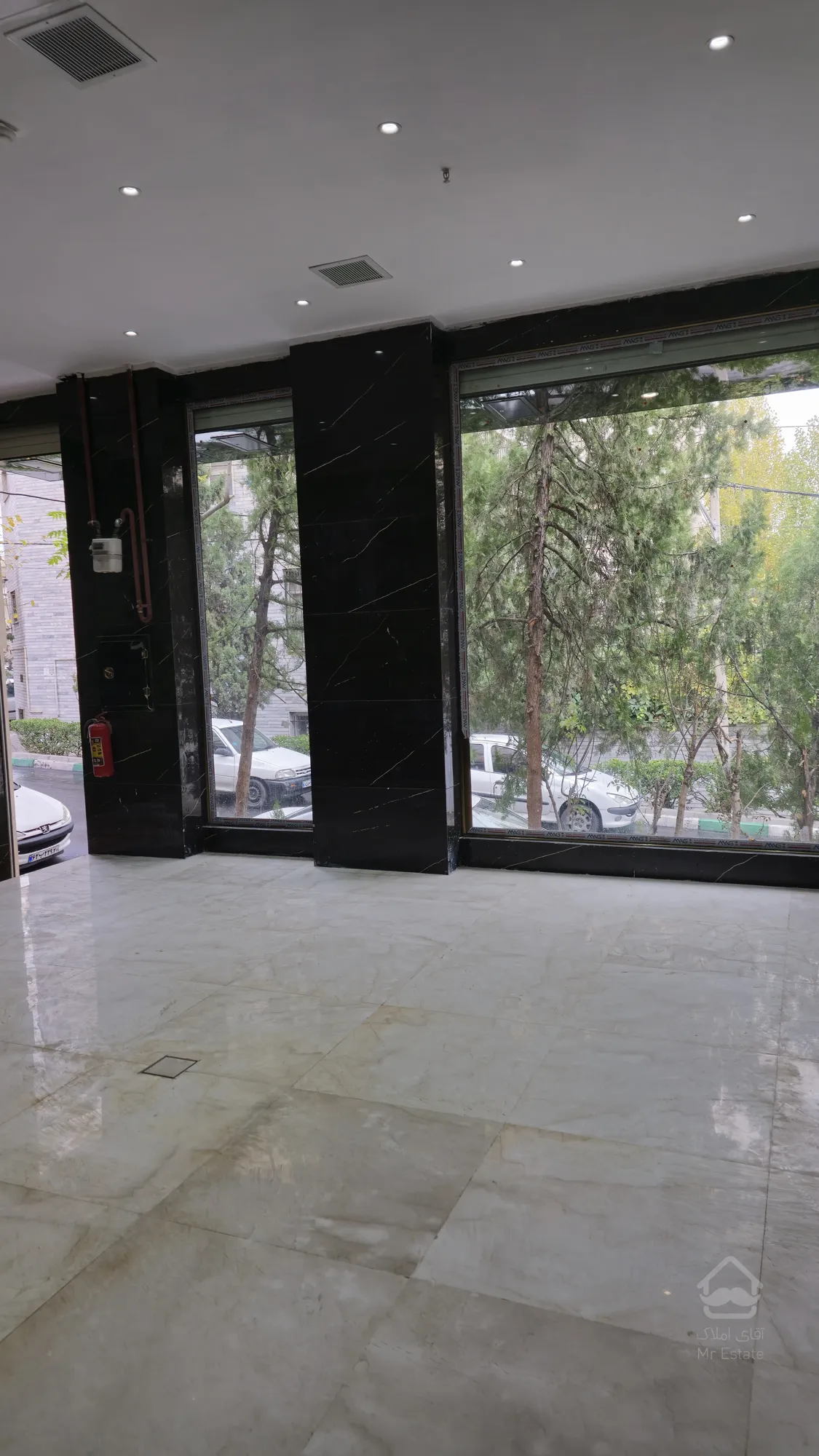 ۵واحد مسکونی  و ۲ باب مغازه فرصتی استثنایی برای سرمایه گذاری