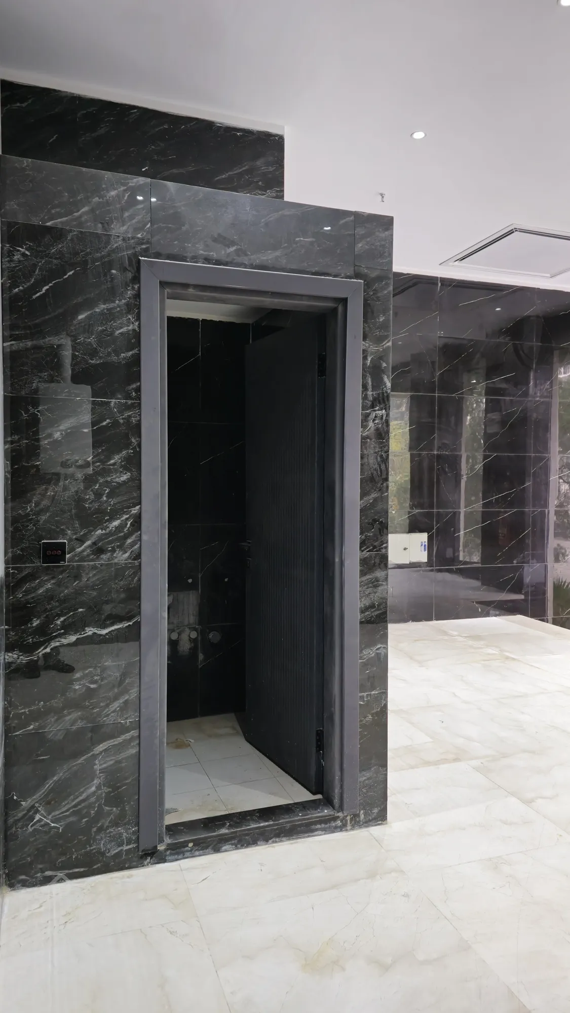 فروش ۵ واحد مسکونی ۲ واحد تجاری یکجا