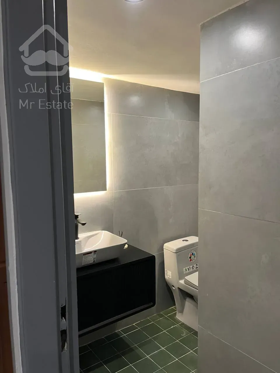 اپارتمان 112 متری موقعیت  اداری بر. ولیعصر فول بازسازی