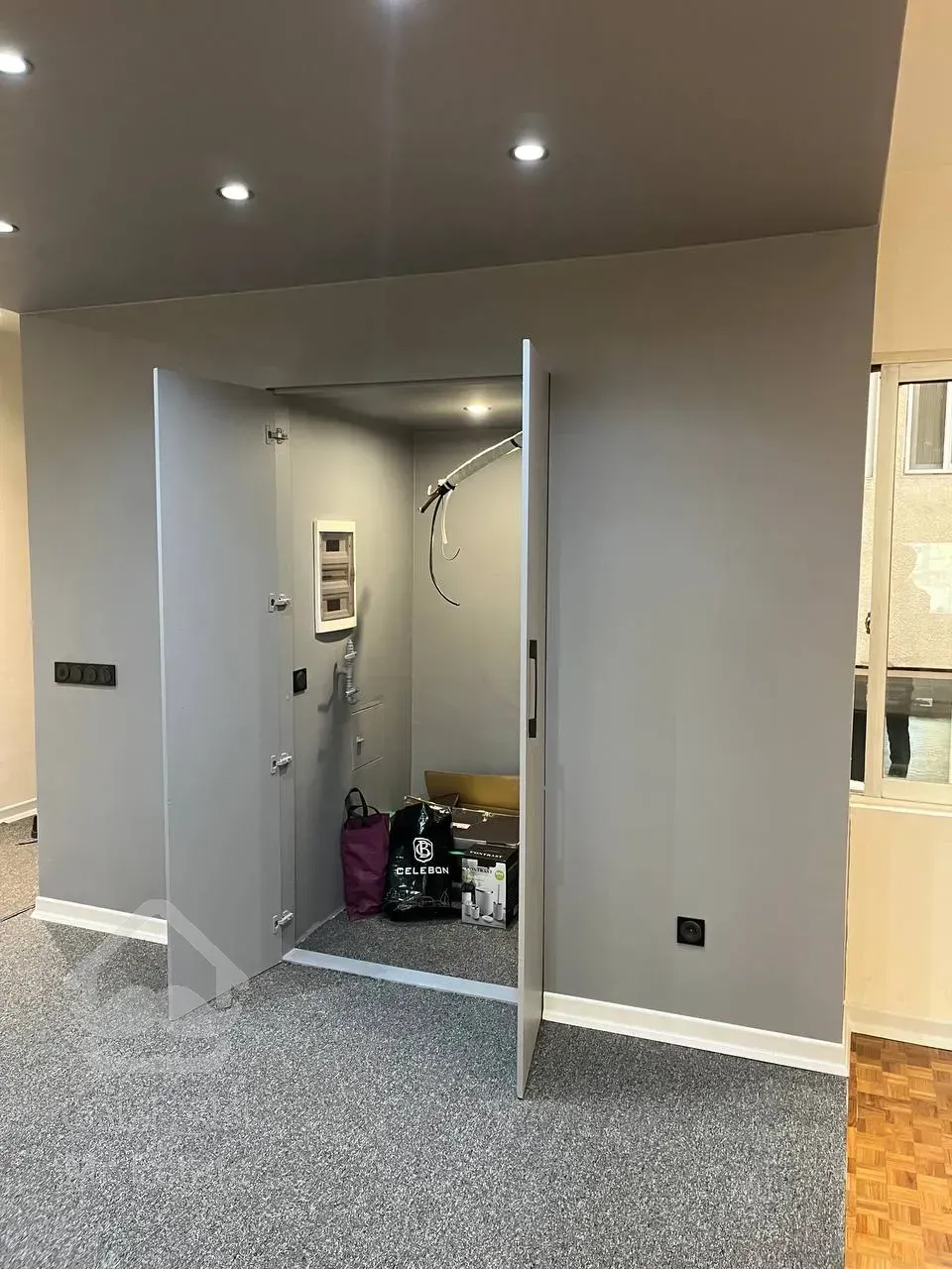 اپارتمان 112 متری موقعیت  اداری بر. ولیعصر فول بازسازی