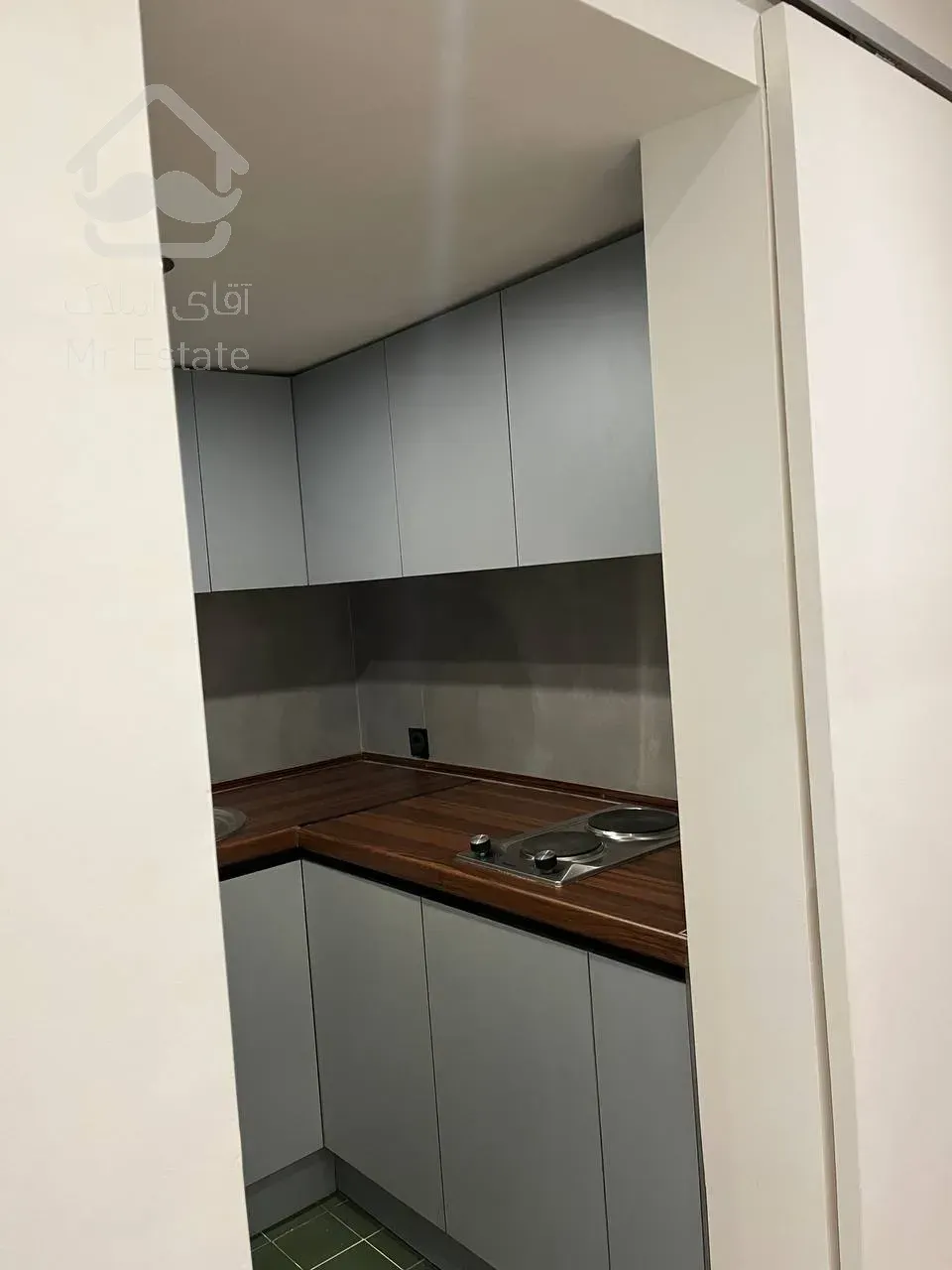 اپارتمان 112 متری موقعیت  اداری بر. ولیعصر فول بازسازی