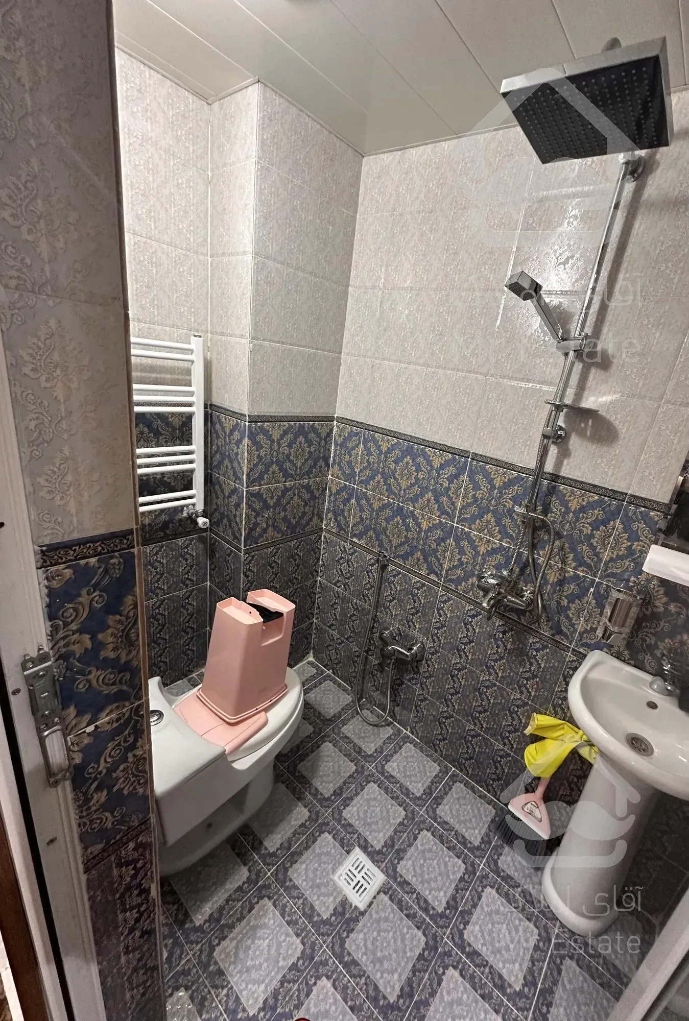 آپارتمان 141/5 متری سه خواب تک واحدی  یک خواب مستر خیابان ظریف بلوارفدک خیابان فضل آباد شهرک ولیعصر