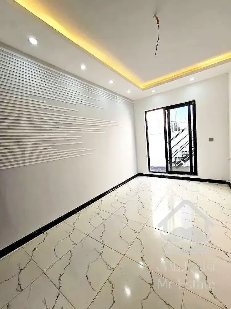 برج مجلل پاسارگاد واقع در چیتگر