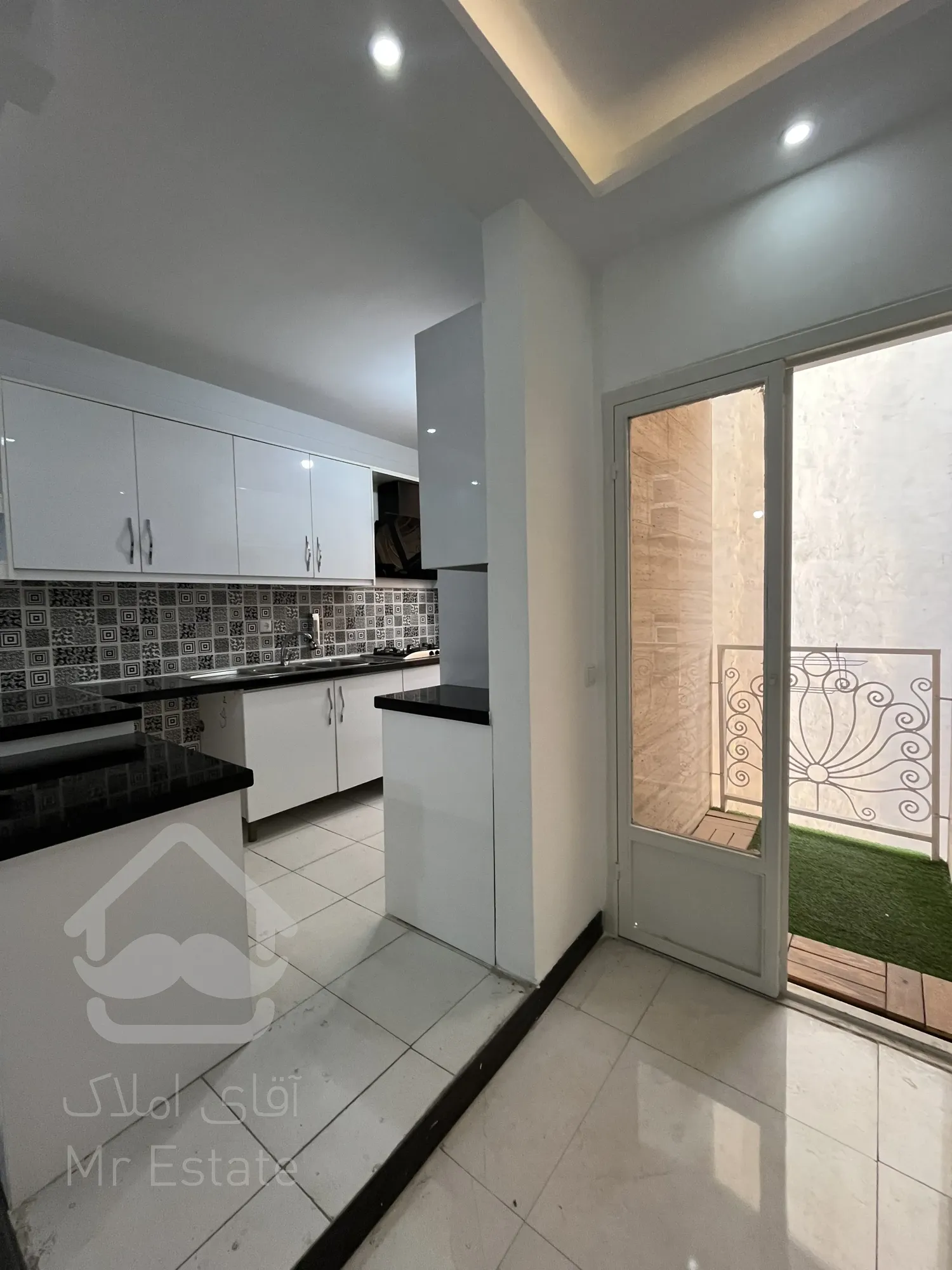 ۹۰متر۲خواب فول روبه افتاب