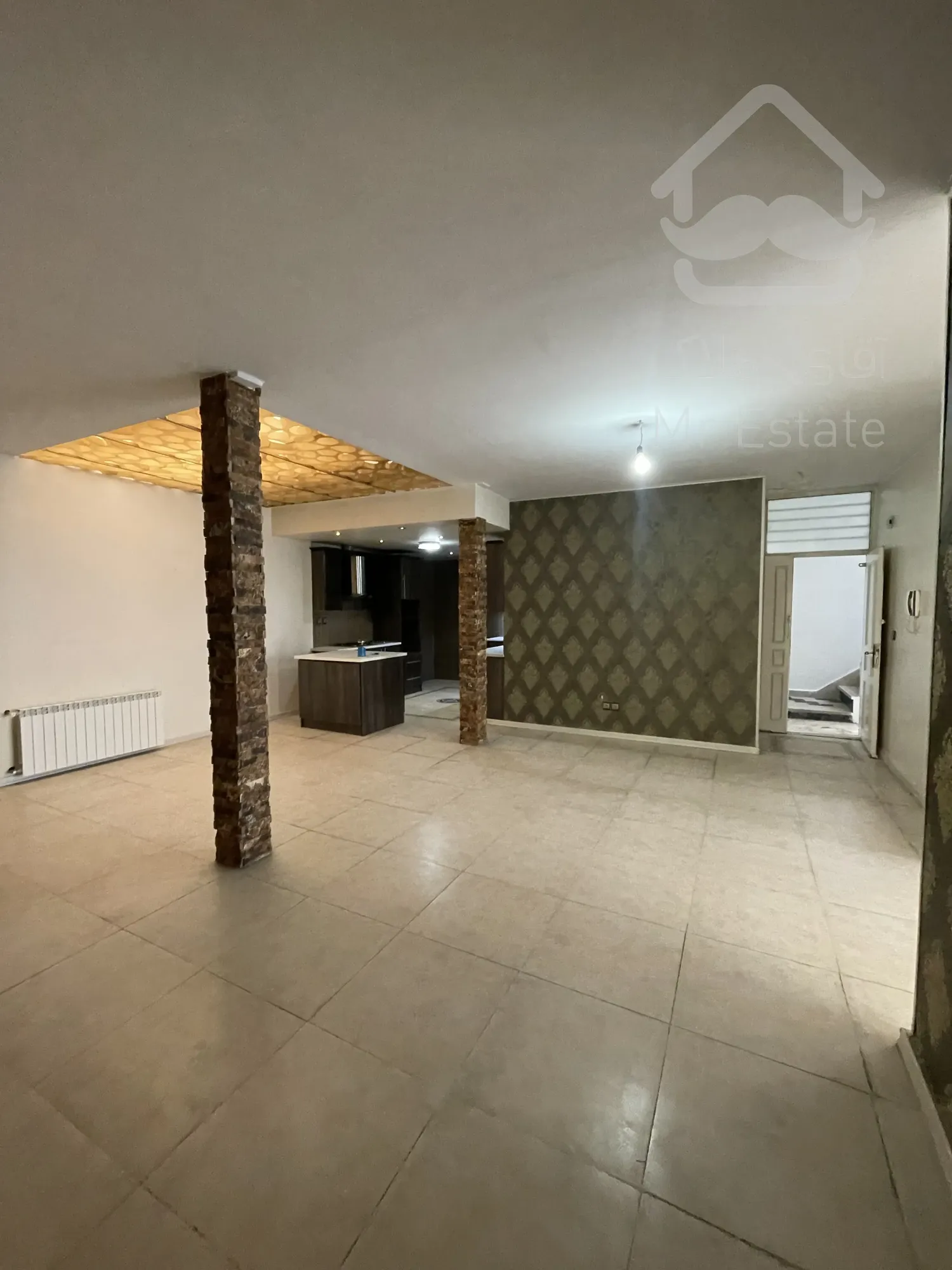 مستغلات دربستی۳۰۰ متر بنا در ۳طبقه/مسکونی و مشاغل