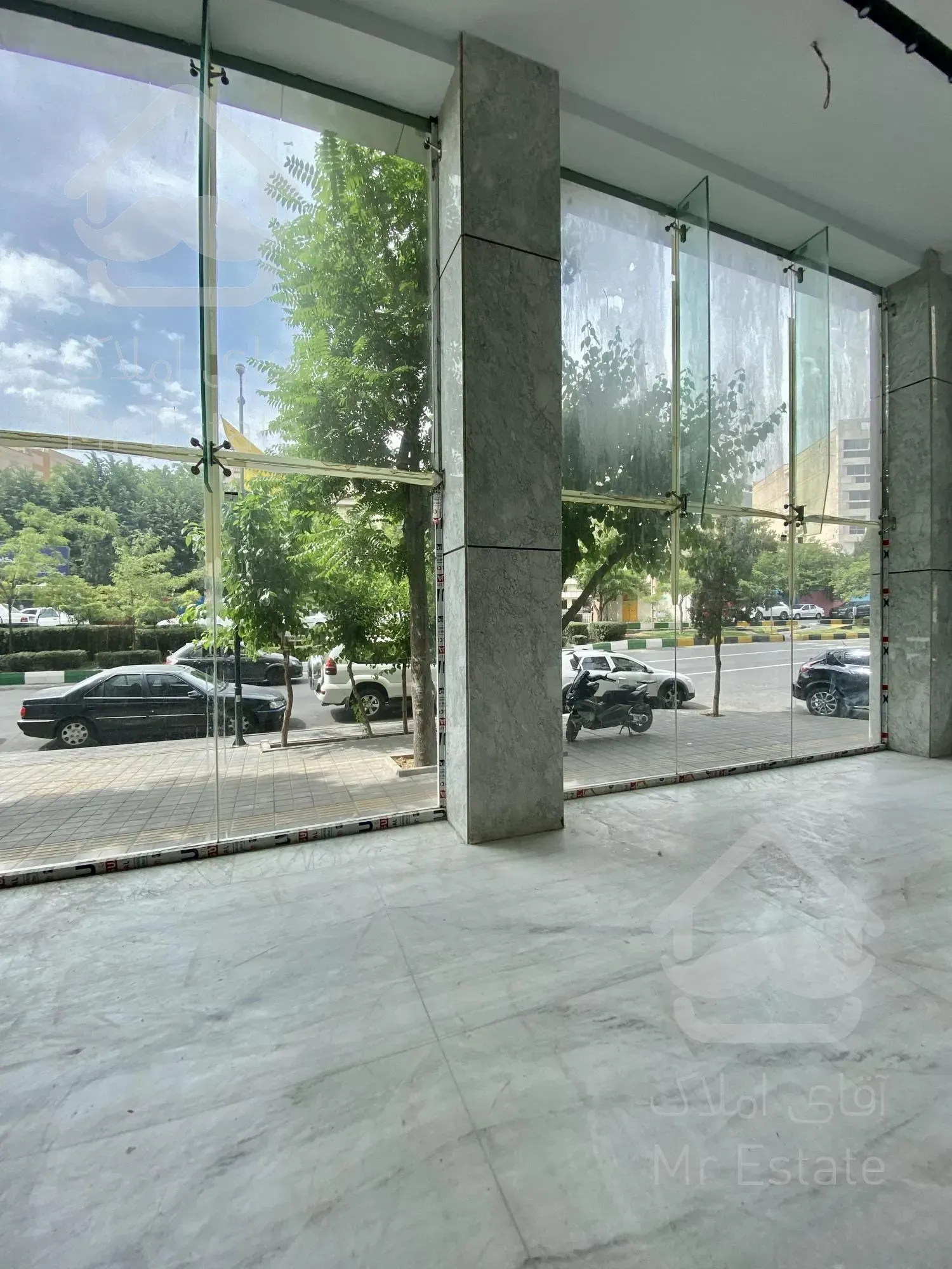 مغازه تجاری بر اندرزگو موقعیت عالی