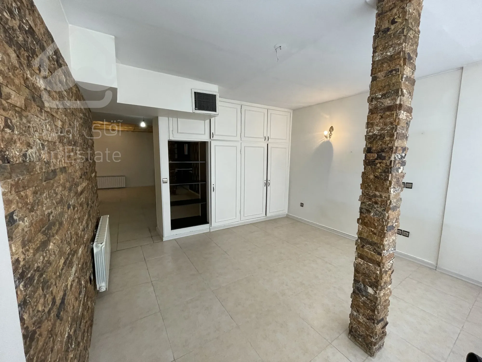 مستغلات دربستی۳۰۰ متر بنا در ۳طبقه/مسکونی و مشاغل