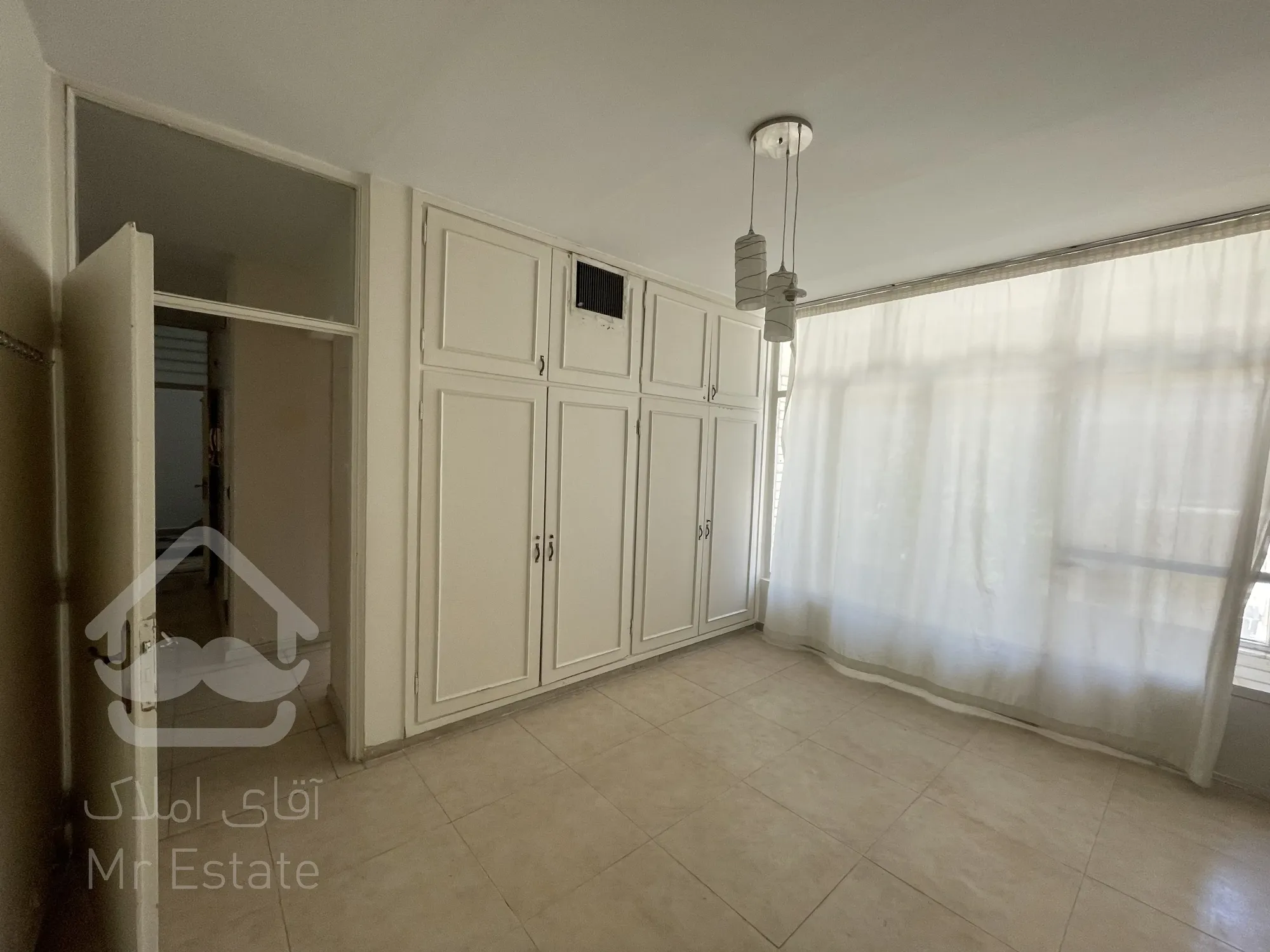 مستغلات دربستی۳۰۰ متر بنا در ۳طبقه/مسکونی و مشاغل