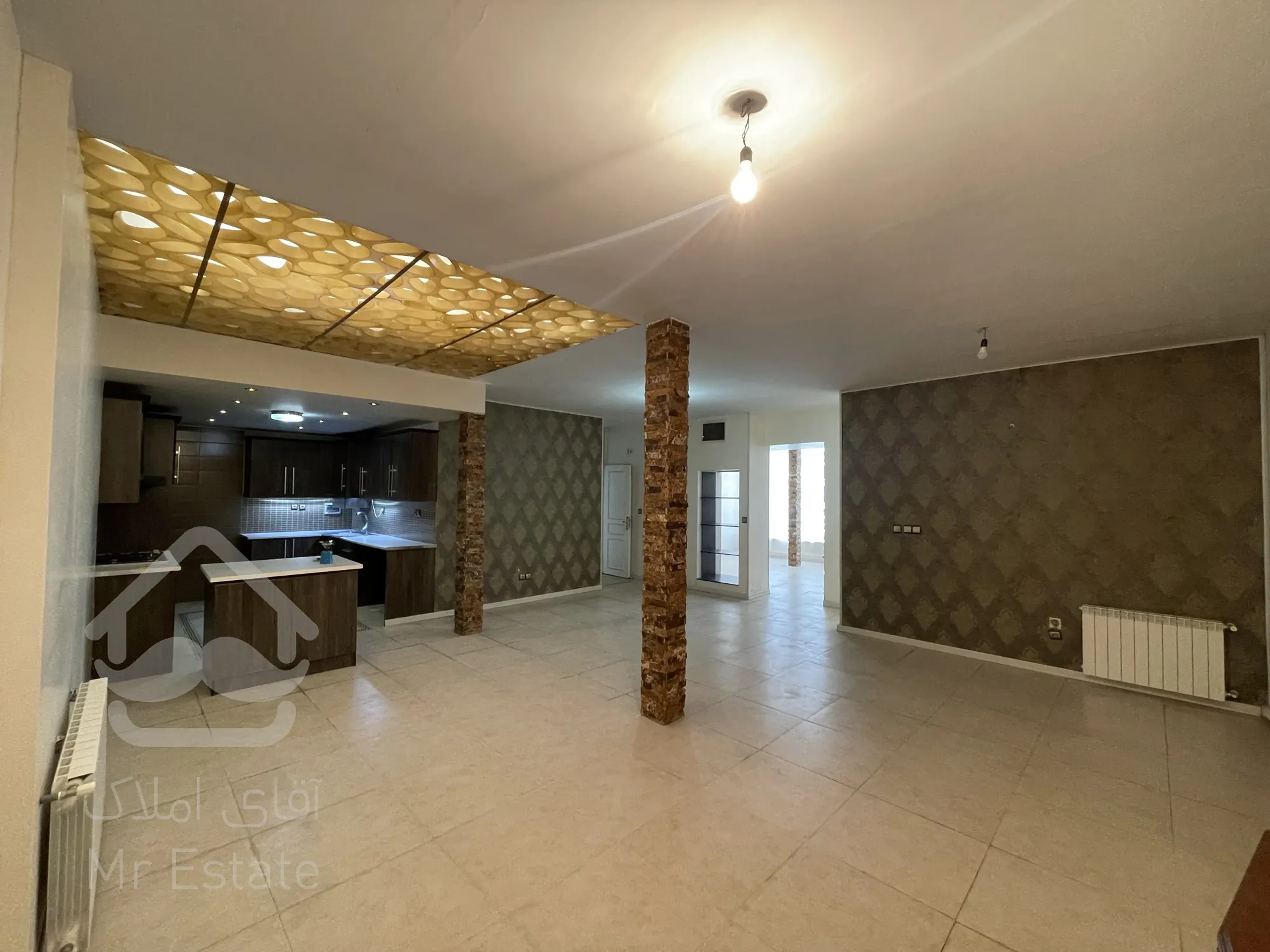 مستغلات دربستی۳۰۰ متر بنا در ۳طبقه/مسکونی و مشاغل