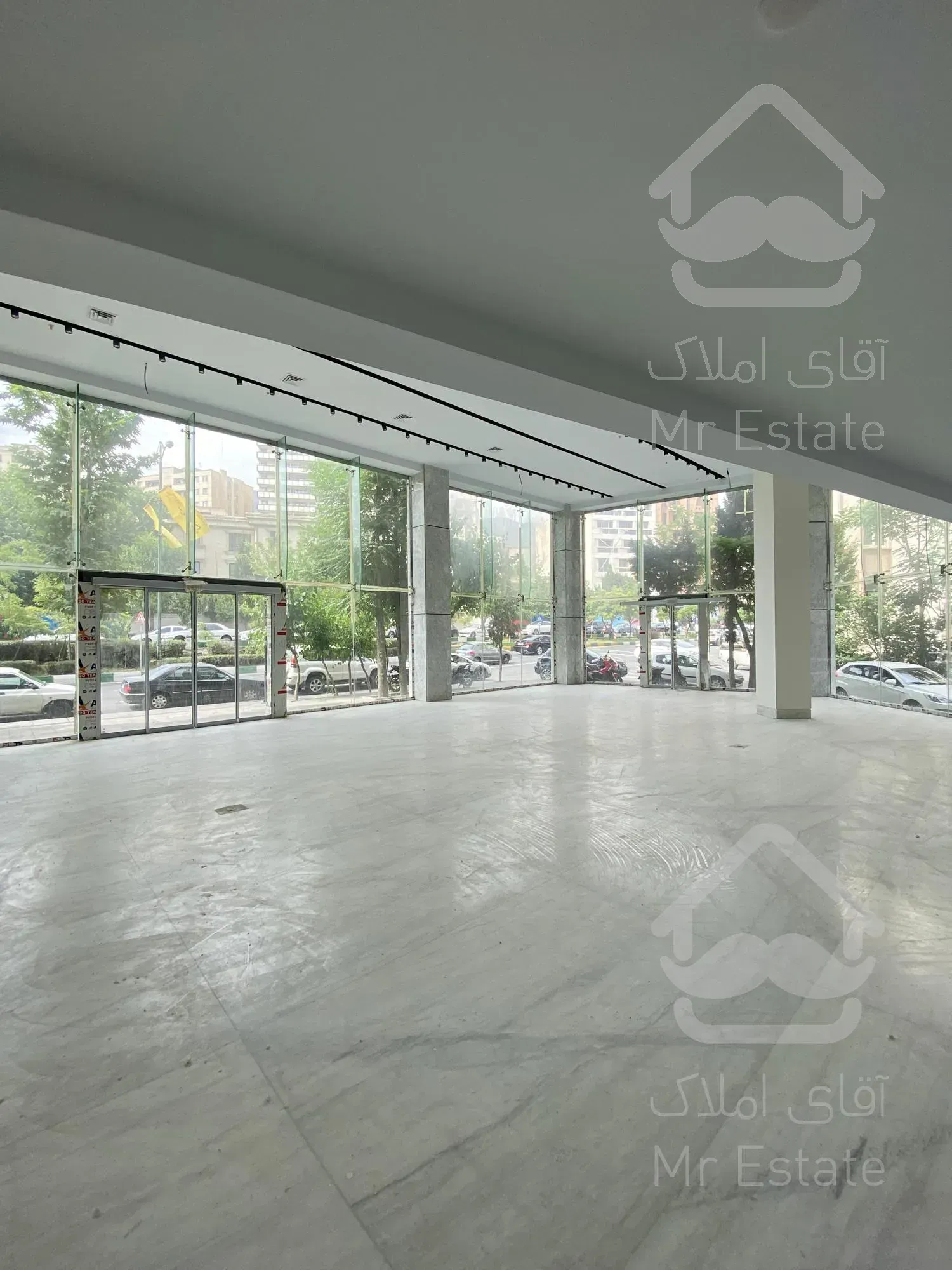 مغازه تجاری بر اندرزگو موقعیت عالی