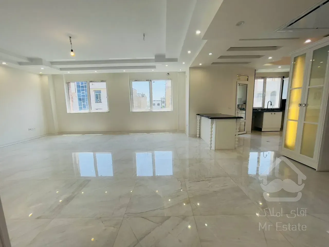 فروش آپارتمان ۹۵ متری ۲ خوابه سالن پرده خور نما تراورتن در سردار جنگل شمال