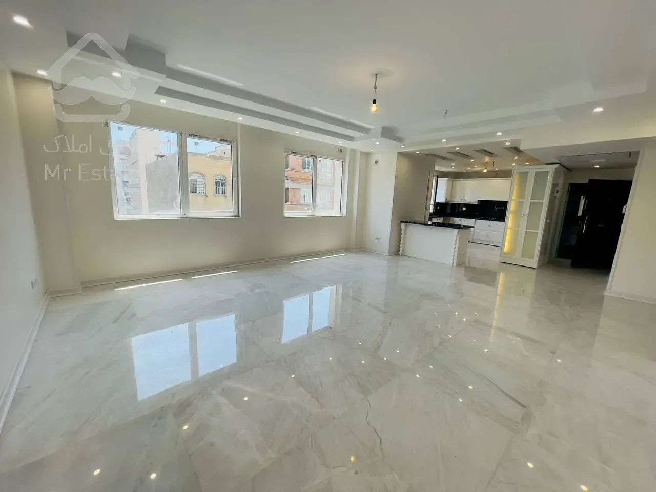 فروش آپارتمان ۹۵ متری ۲ خوابه سالن پرده خور نما تراورتن در سردار جنگل شمال