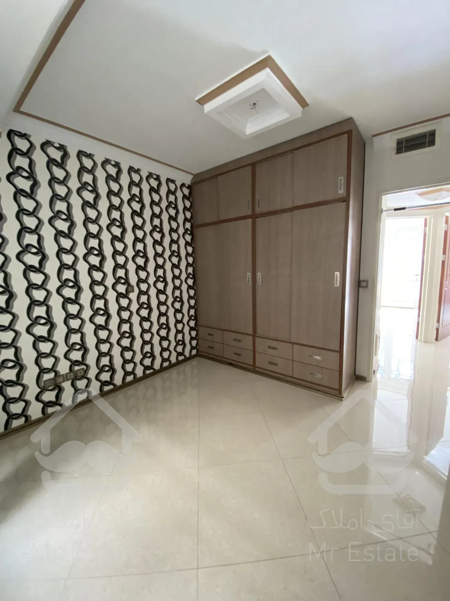 آپارتمان ۱۳۵ متری ۳خواب ۶ساله میرداماد