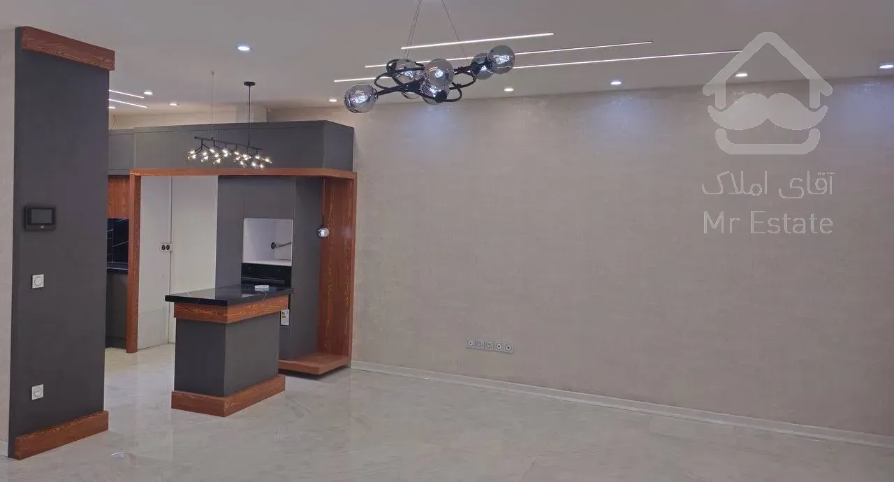 فروش ویلای ۲۴۰متری خیابان معلم