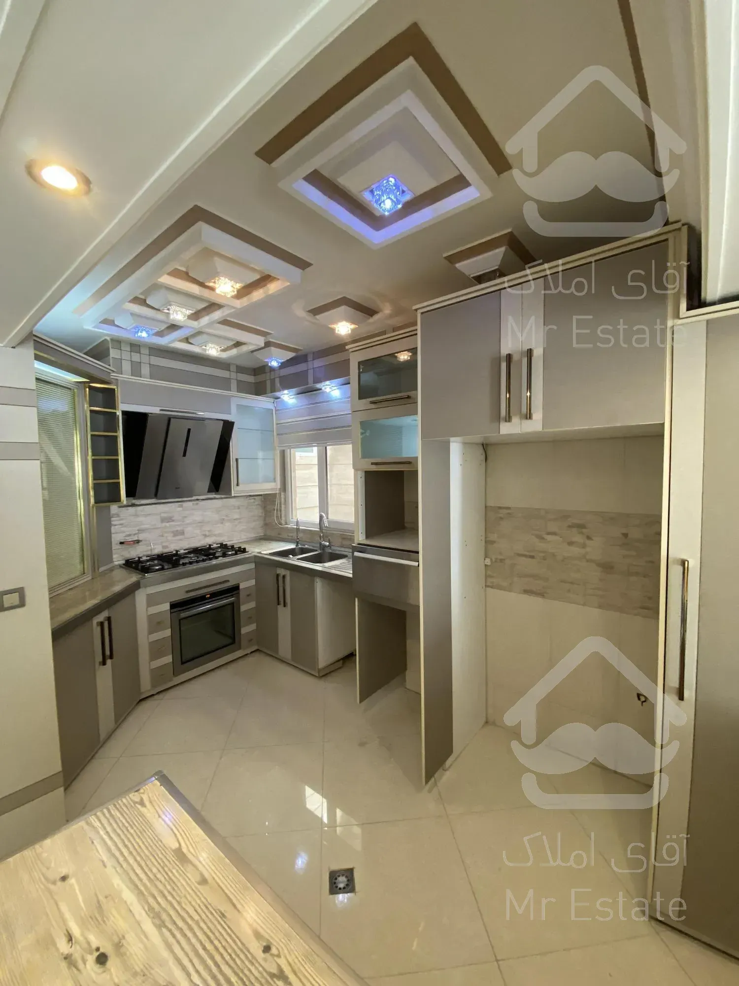 آپارتمان ۱۳۵ متری ۳خواب ۶ساله میرداماد