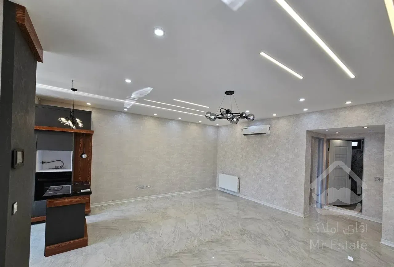 فروش ویلای ۲۴۰متری خیابان معلم