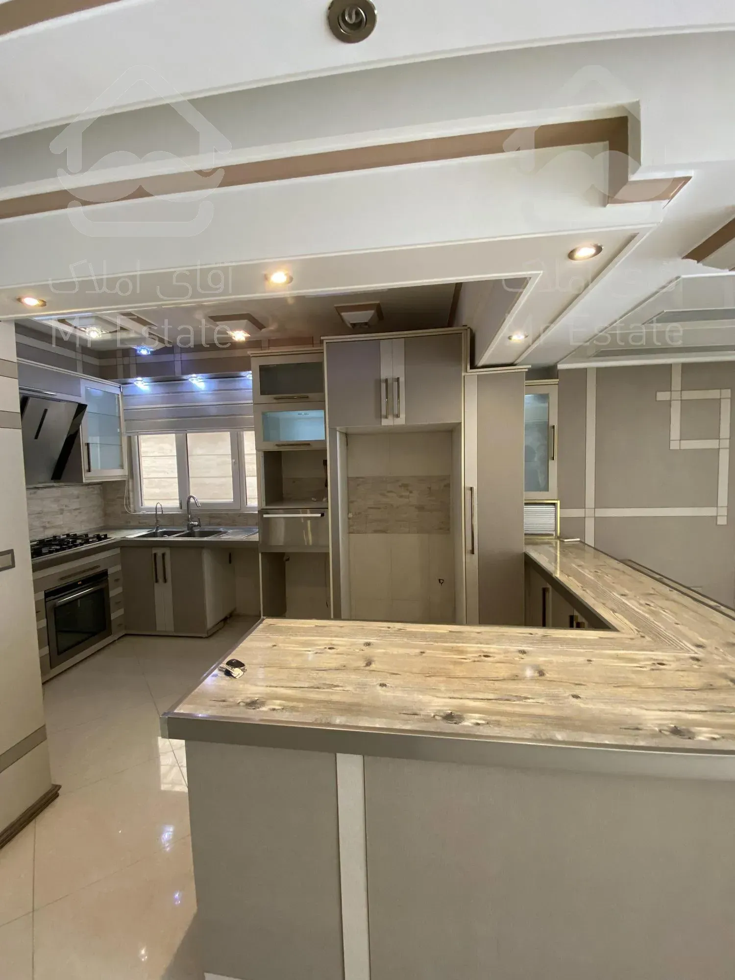 آپارتمان ۱۳۵ متری ۳خواب ۶ساله میرداماد