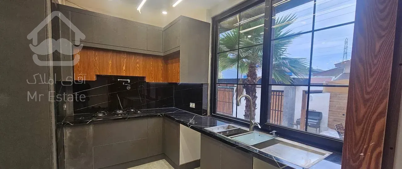 فروش ویلای ۲۴۰متری خیابان معلم