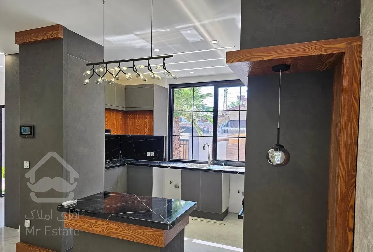 فروش ویلای ۲۴۰متری خیابان معلم