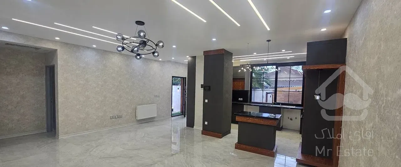 فروش ویلای ۲۴۰متری خیابان معلم