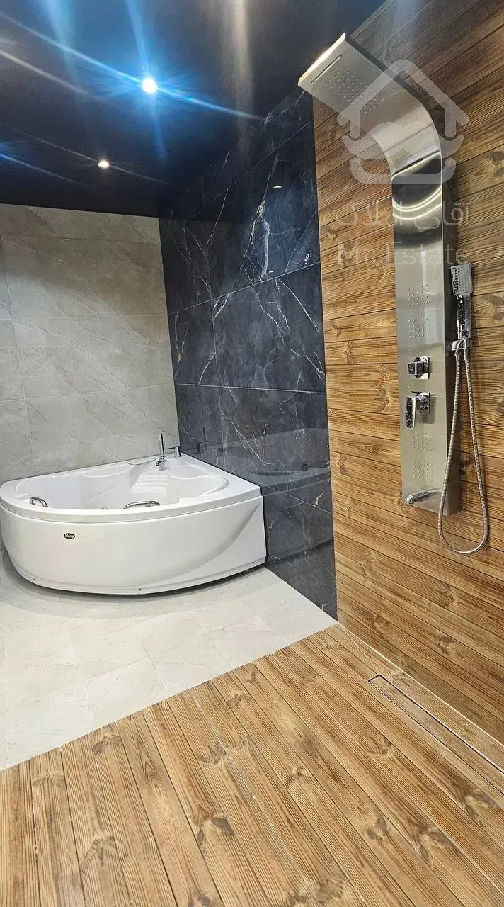 فروش ویلای ۲۴۰متری خیابان معلم