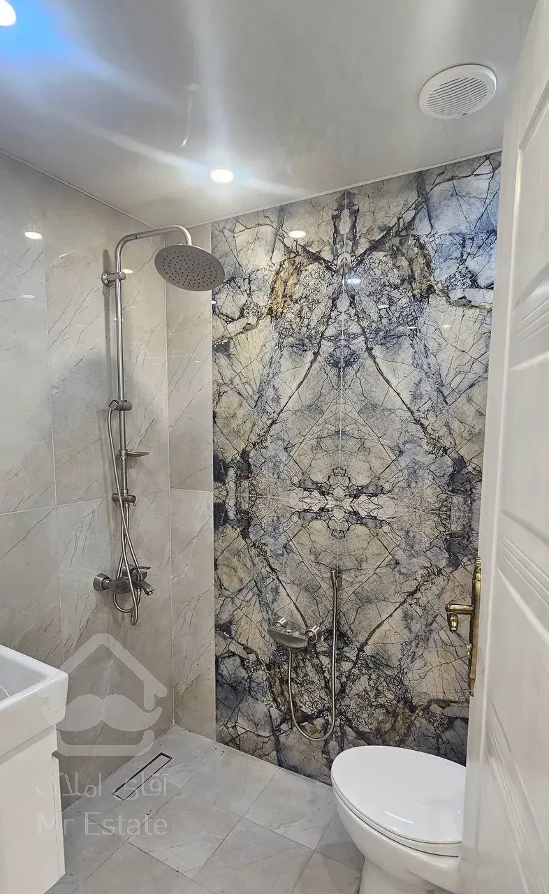 فروش ویلای ۲۴۰متری خیابان معلم