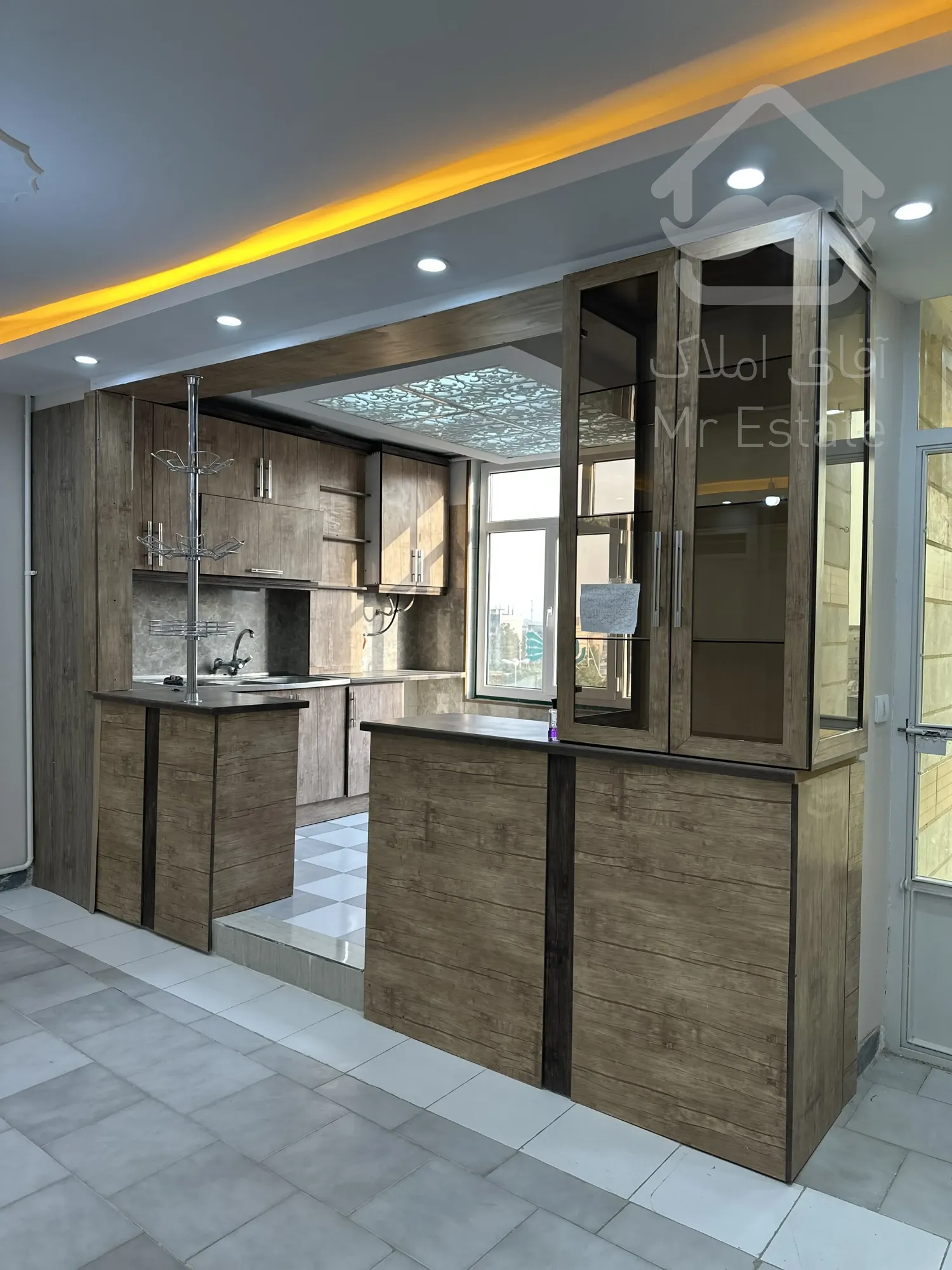 واحد ۷۵ متری بعثت و ولیعصر