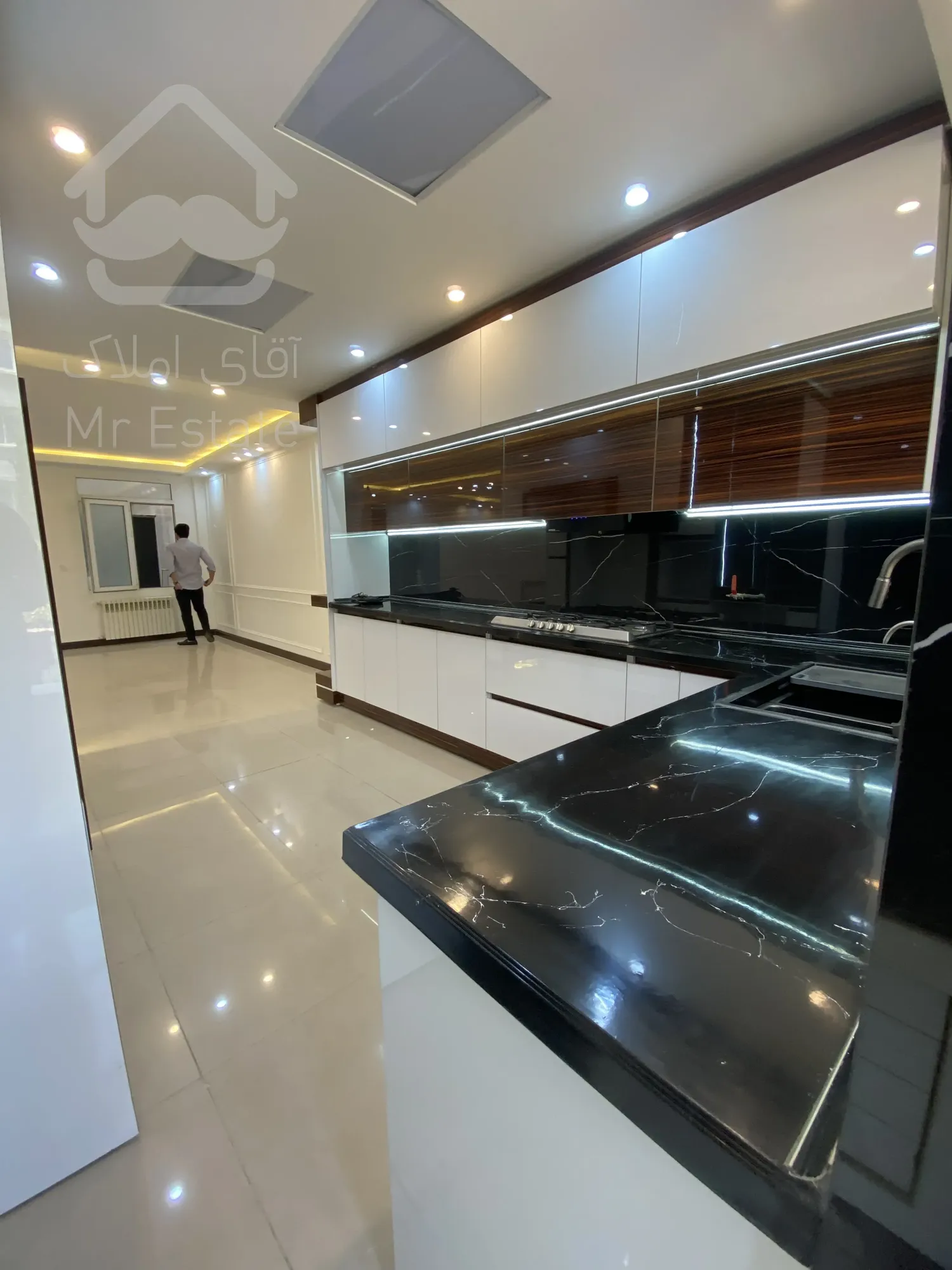 فروش ۱۲۰ متر دوخوابه سالن پرده خور فول امکانات پونک