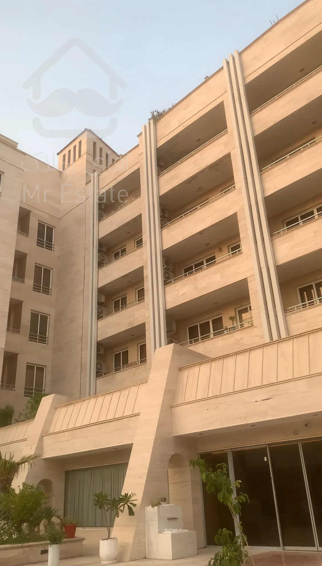 فروش مجتمع پارسیان یکخواب ۵۰متری با۱۵متر تراس رایکان