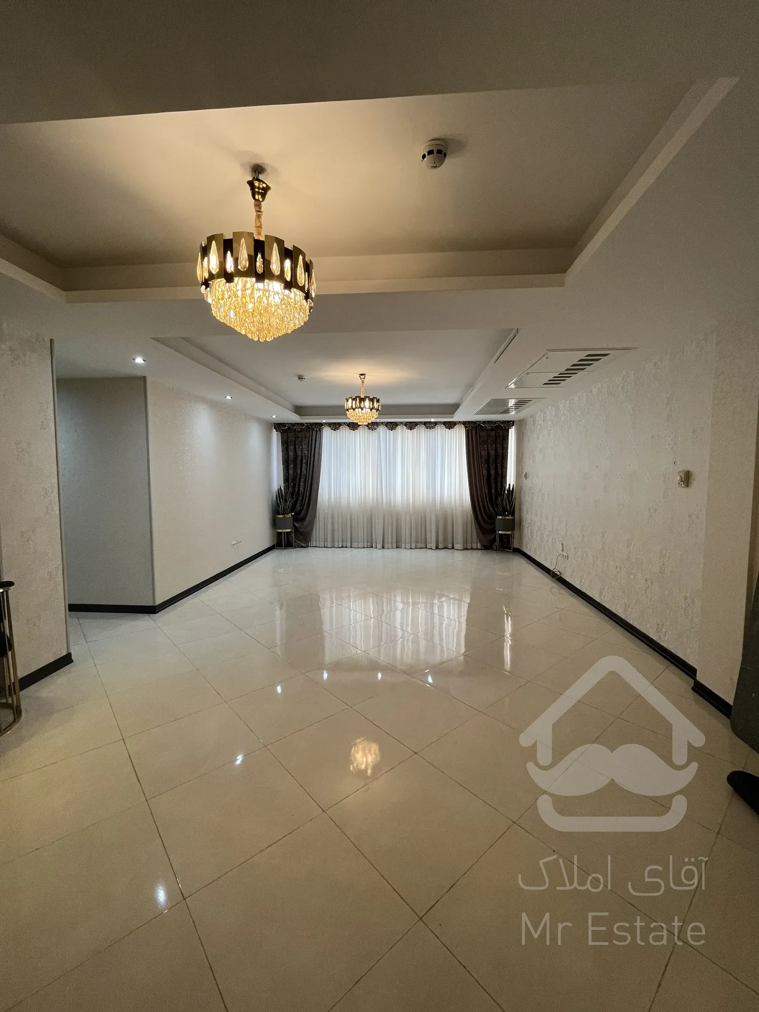 114 متر فول دیزاین دریاچه چیتگر