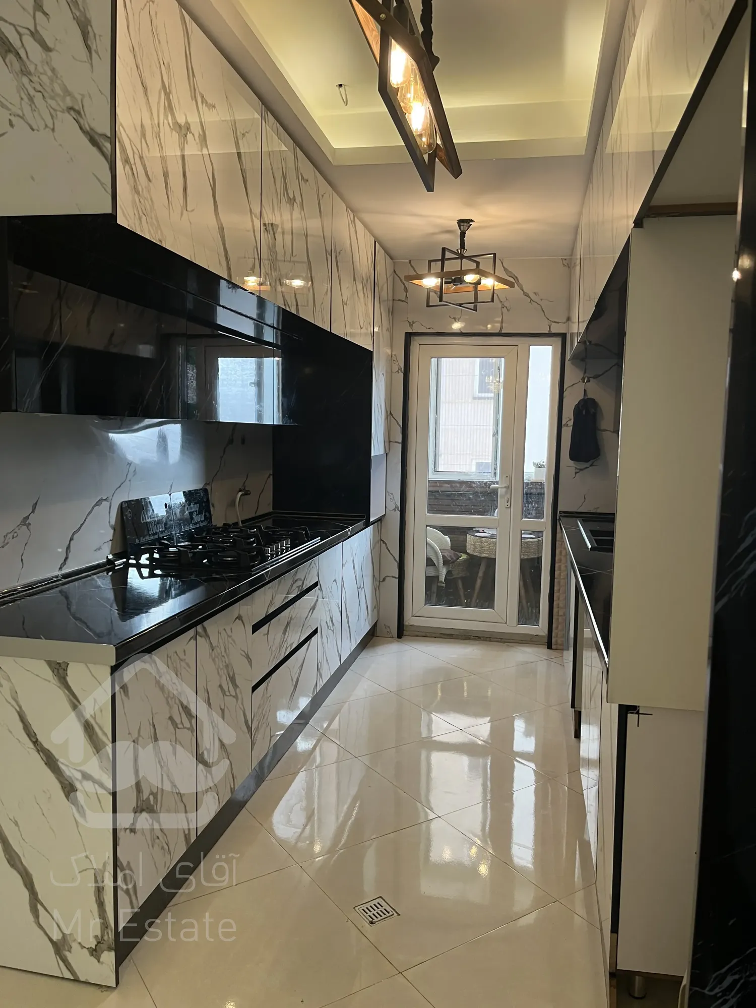 114 متر فول دیزاین دریاچه چیتگر