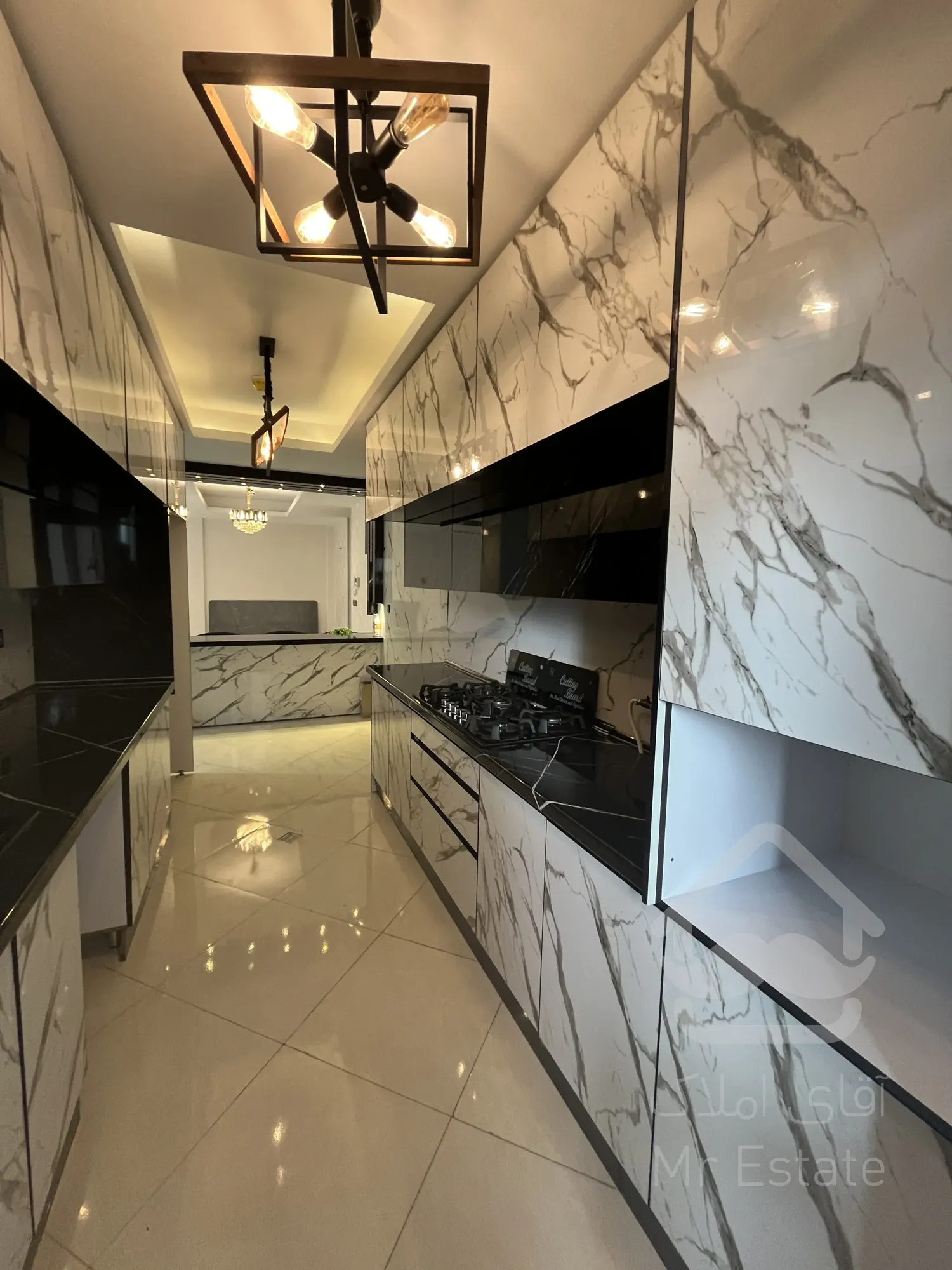 114 متر فول دیزاین دریاچه چیتگر