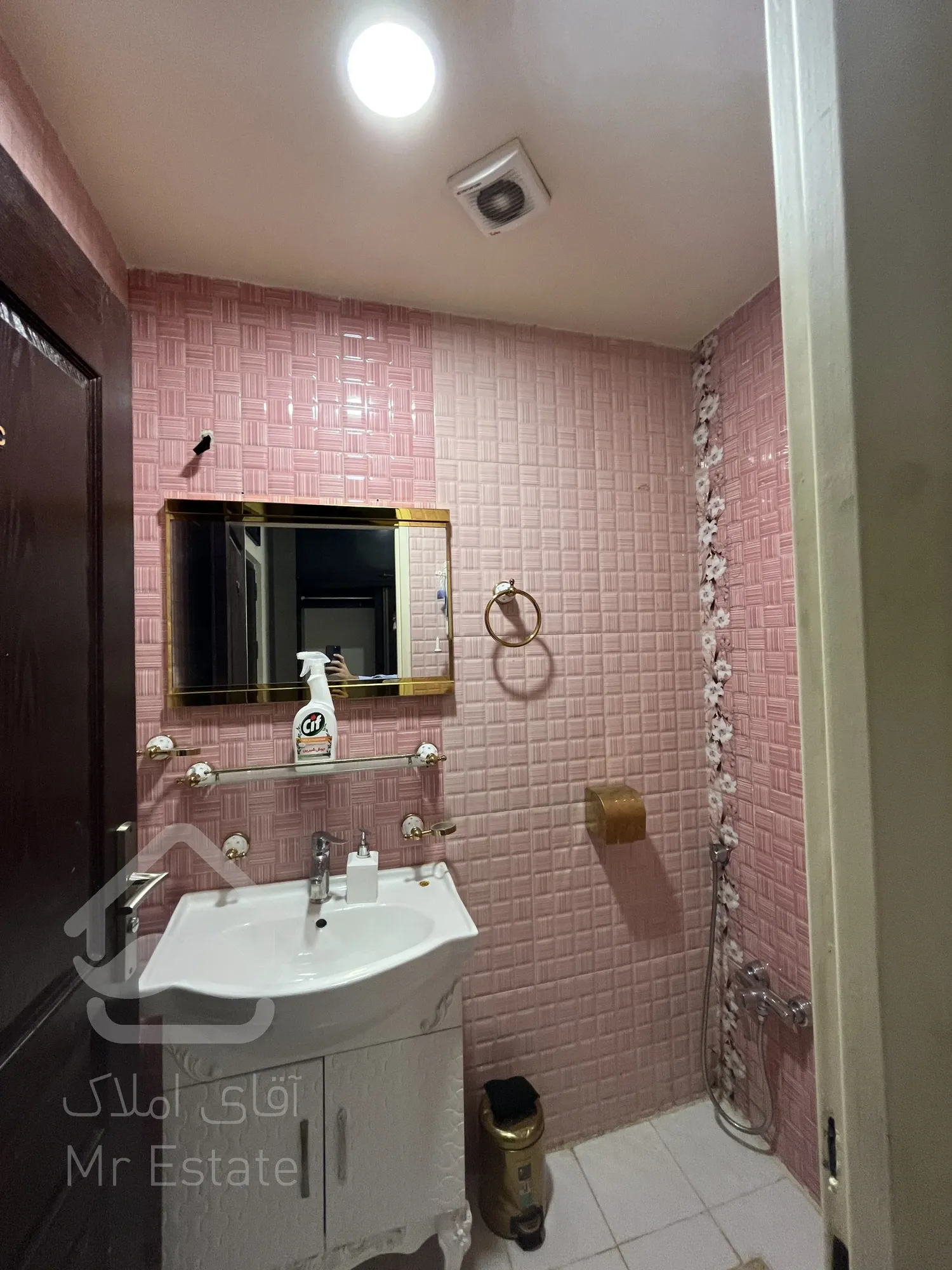 114 متر فول دیزاین دریاچه چیتگر