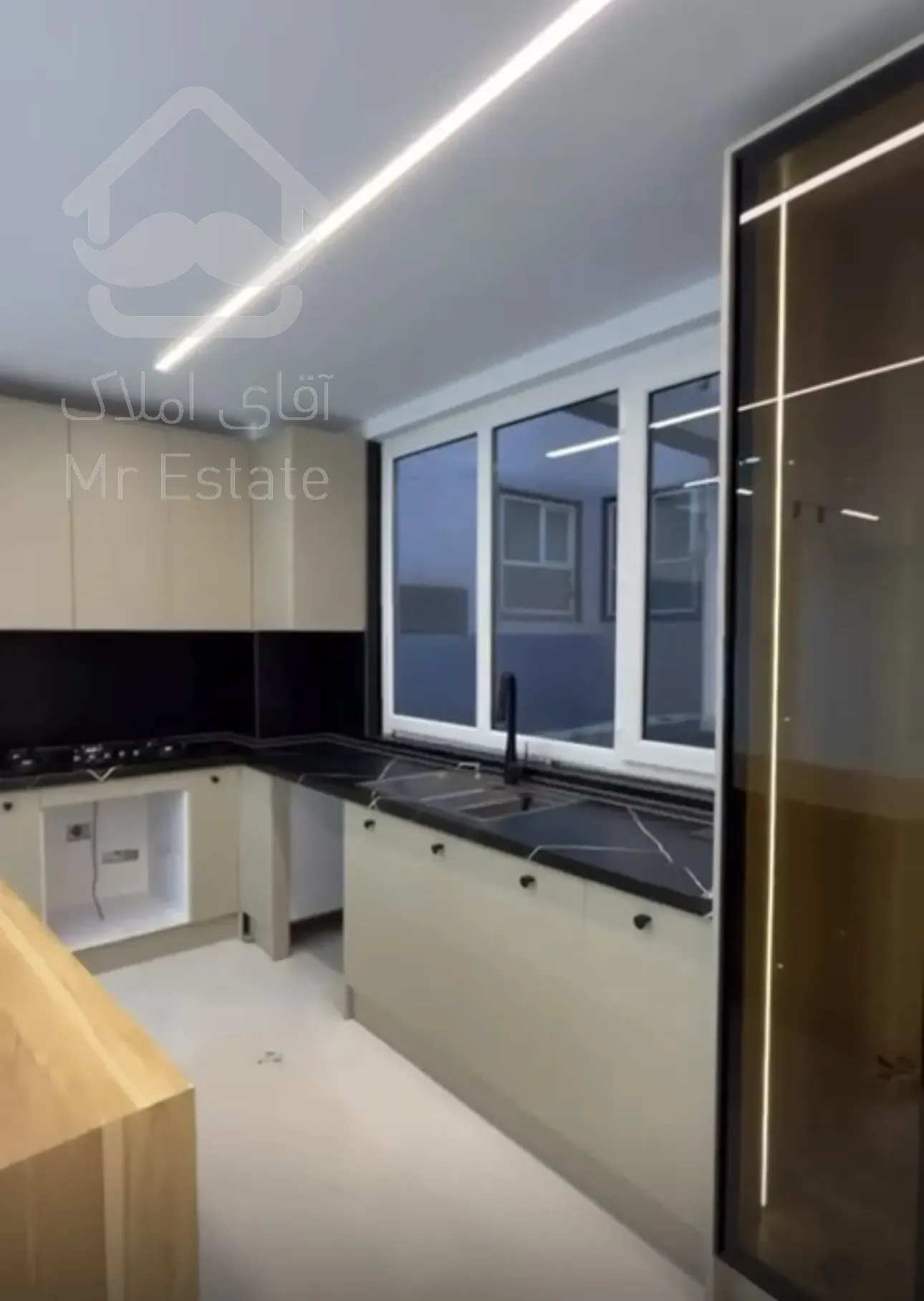 ۹۳ متر/ خوش نقشه و لاکچری/تاپ لوکیشن