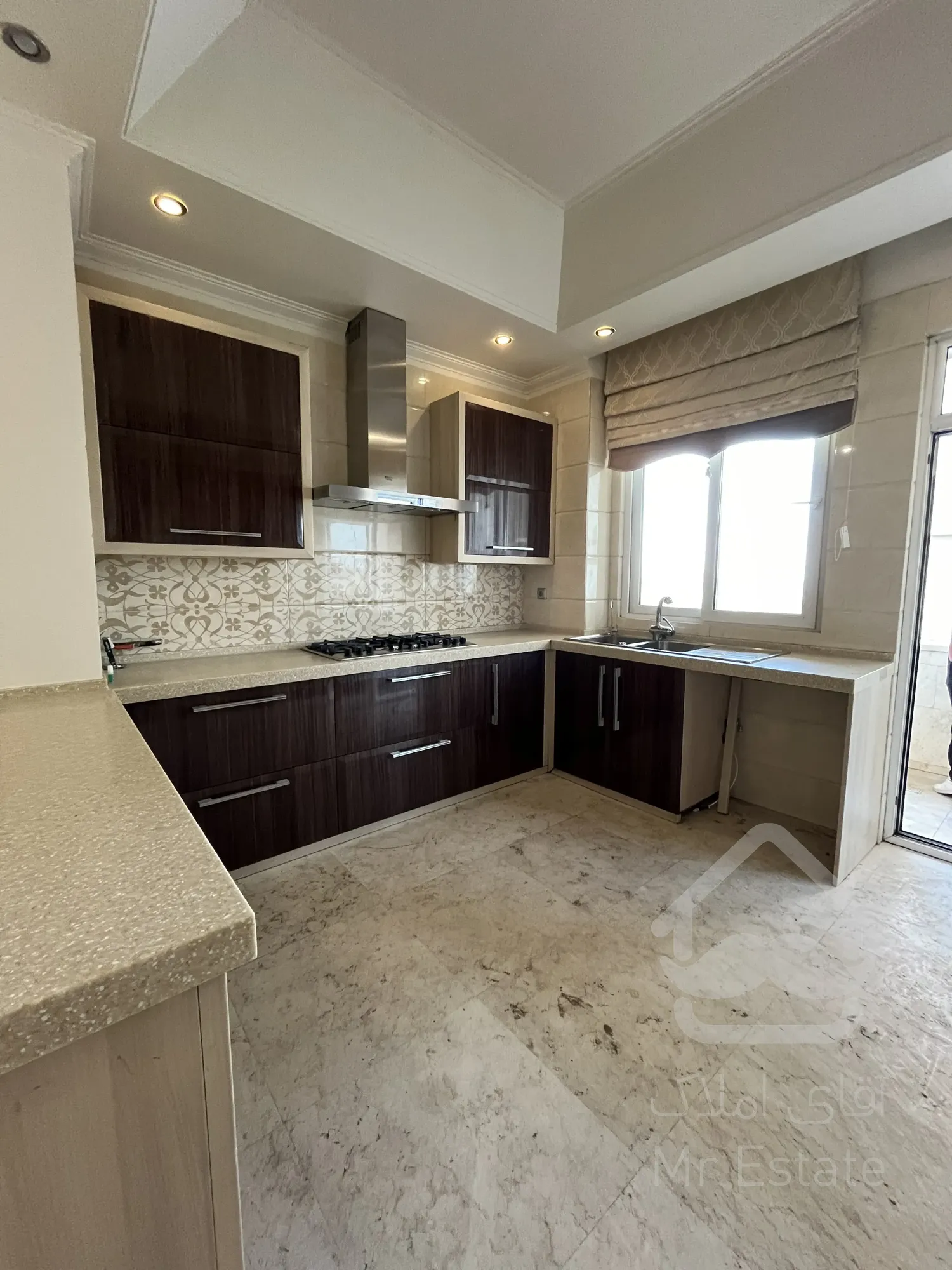 190متر فرمانیه فول مشاعات