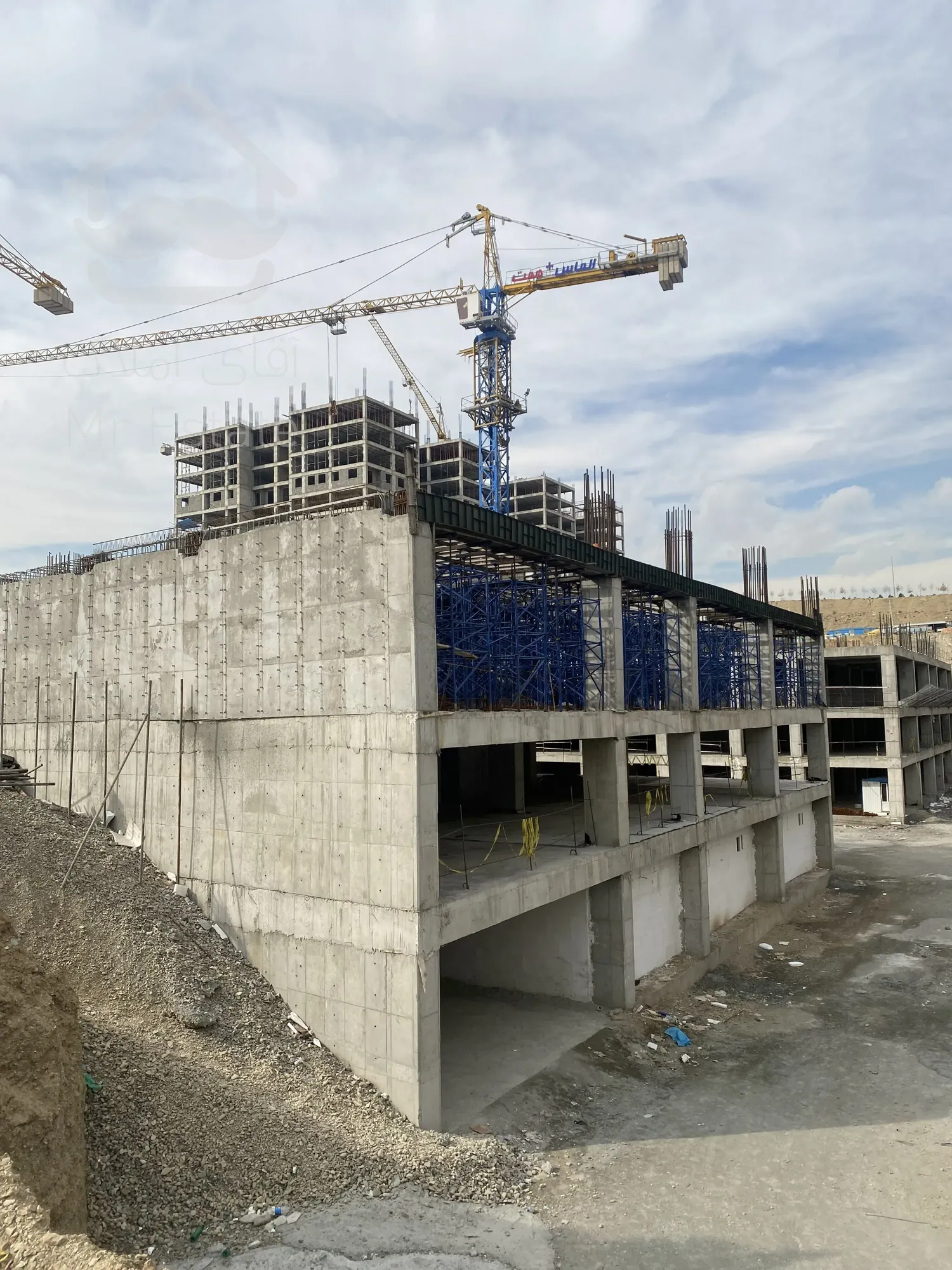 تهاتر برج مجلل بنیتا/۱۰۰متر/چیتگر