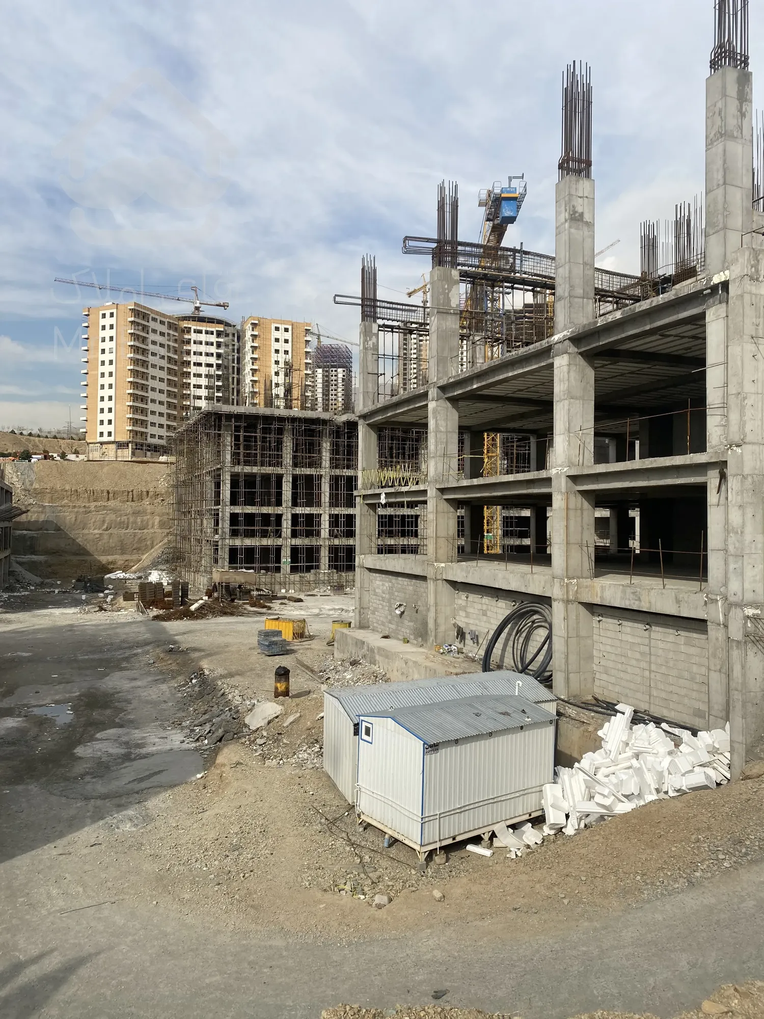 تهاتر برج مجلل بنیتا/۱۰۰متر/چیتگر