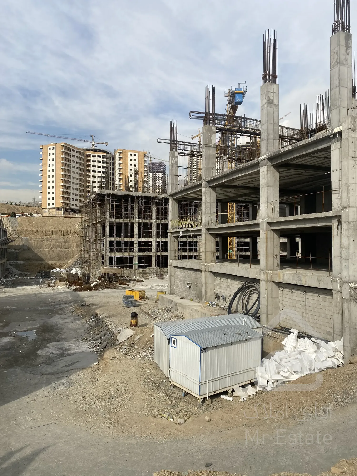 تهاتر برج مجلل بنیتا/۱۰۰متر/چیتگر