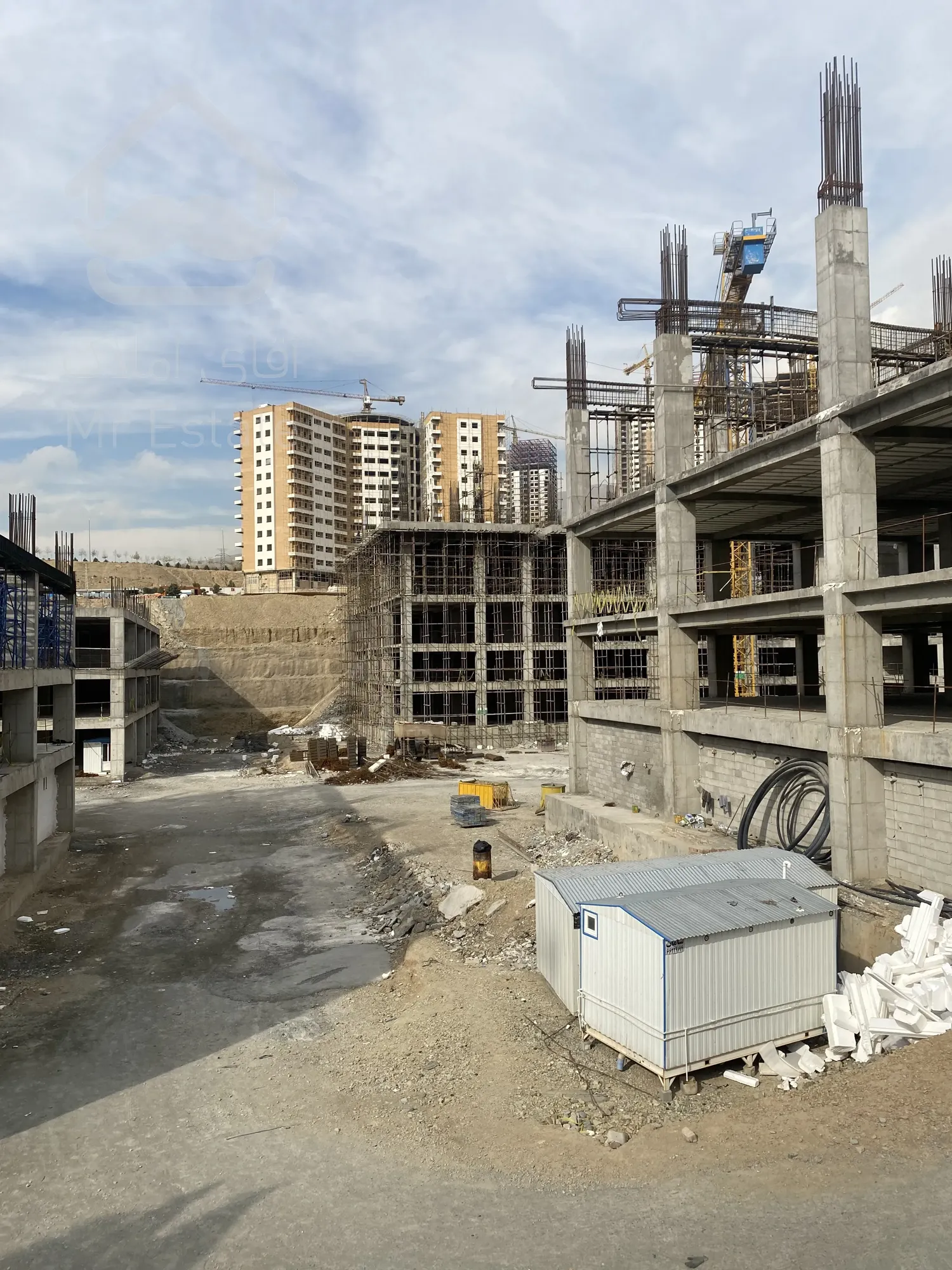 تهاتر برج مجلل بنیتا/۱۰۰متر/چیتگر