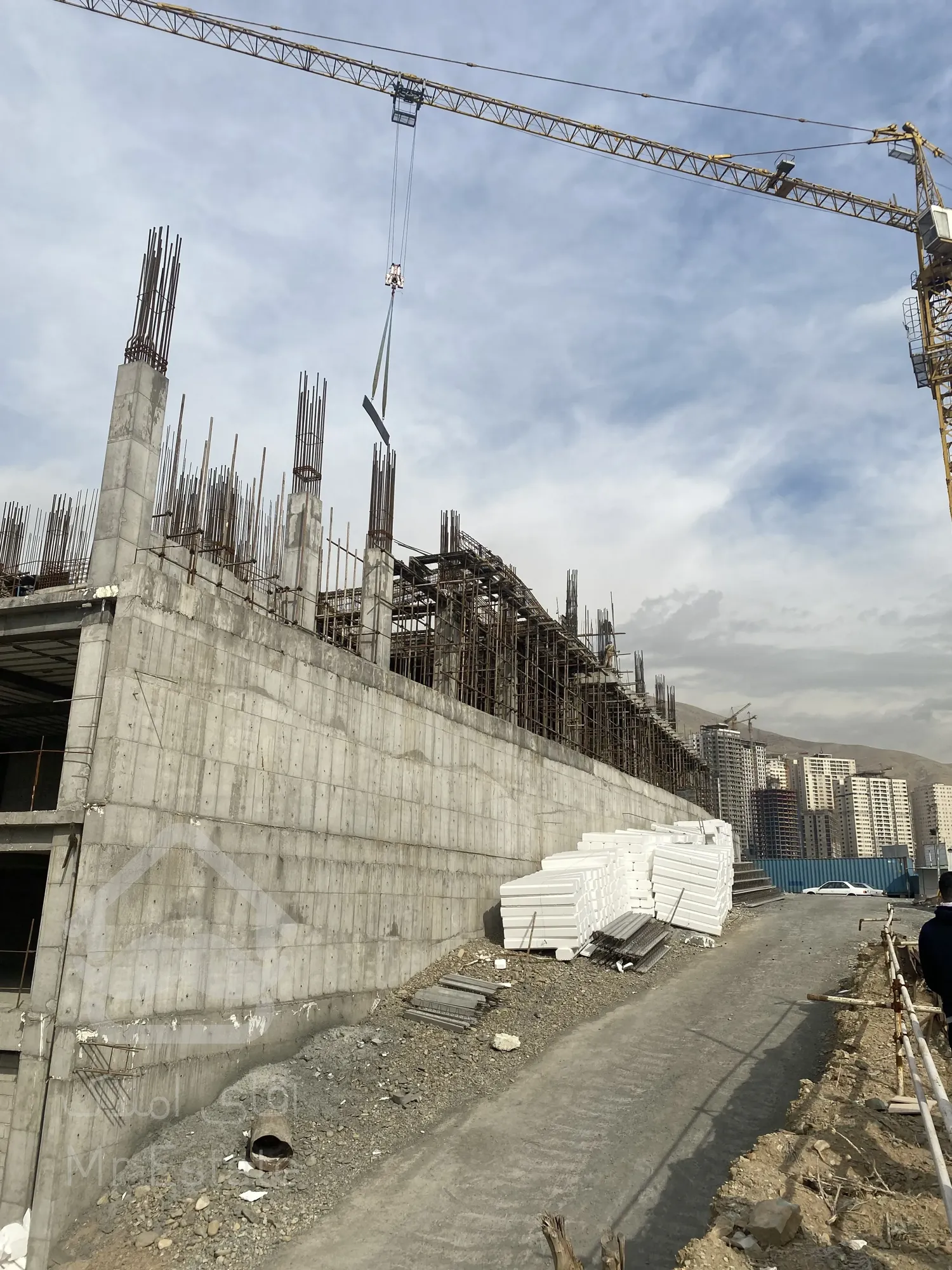 تهاتر برج مجلل بنیتا/۱۰۰متر/چیتگر