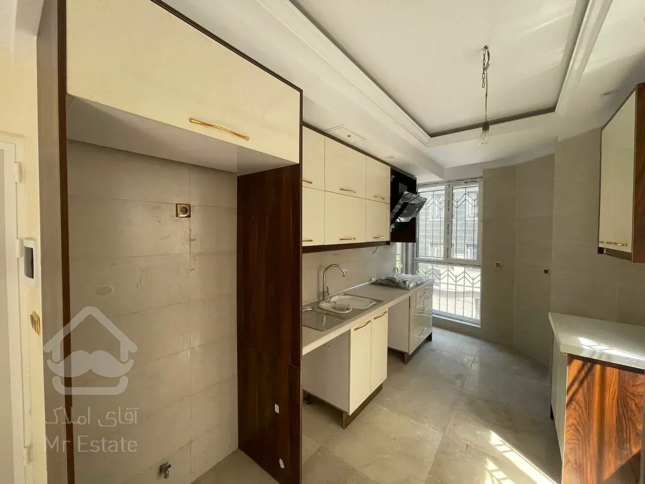 فروش 95 متری دیباجی